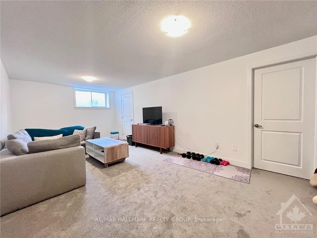876 SOLARIUM Avenue photo 22