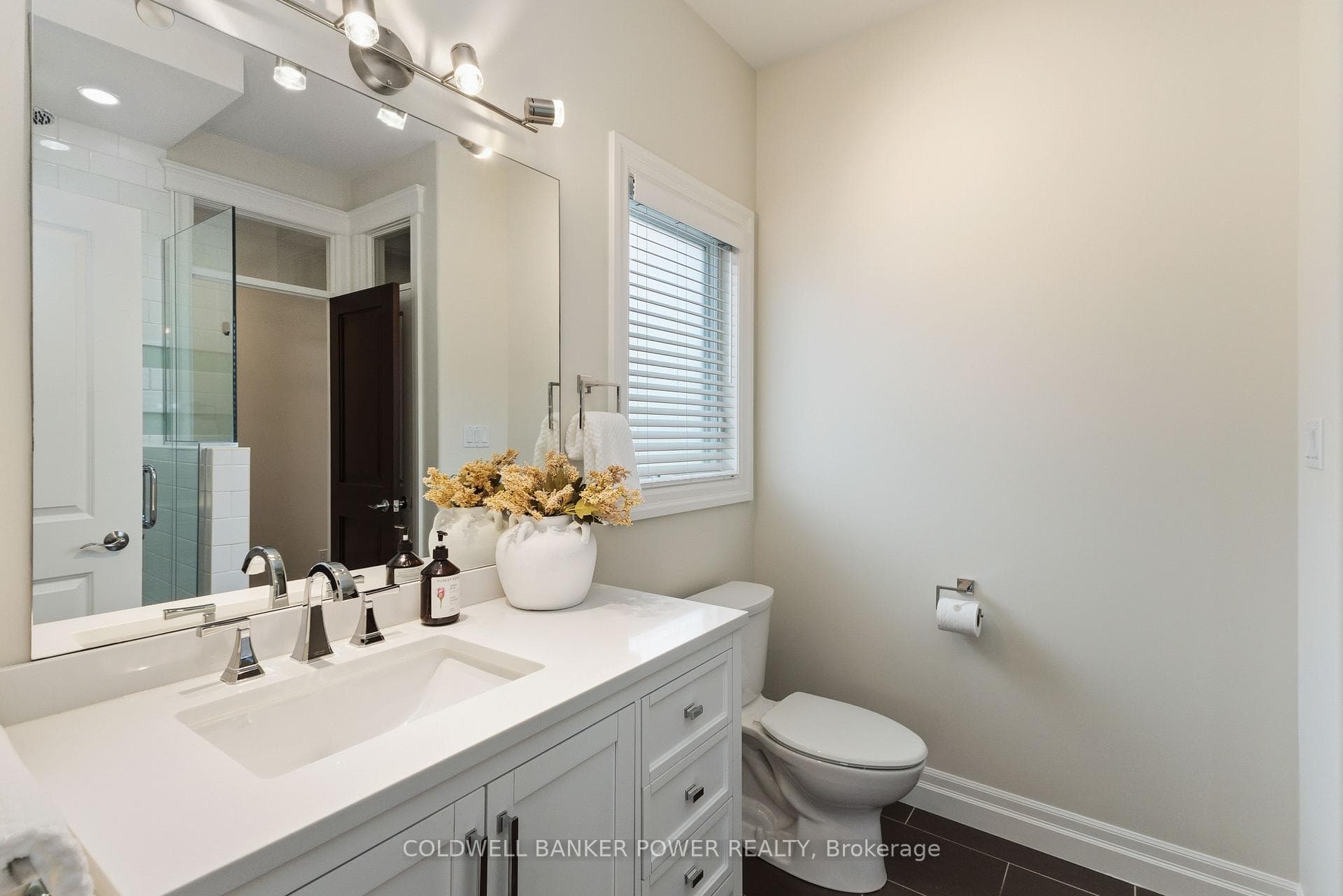 1376 Shore Road photo 22