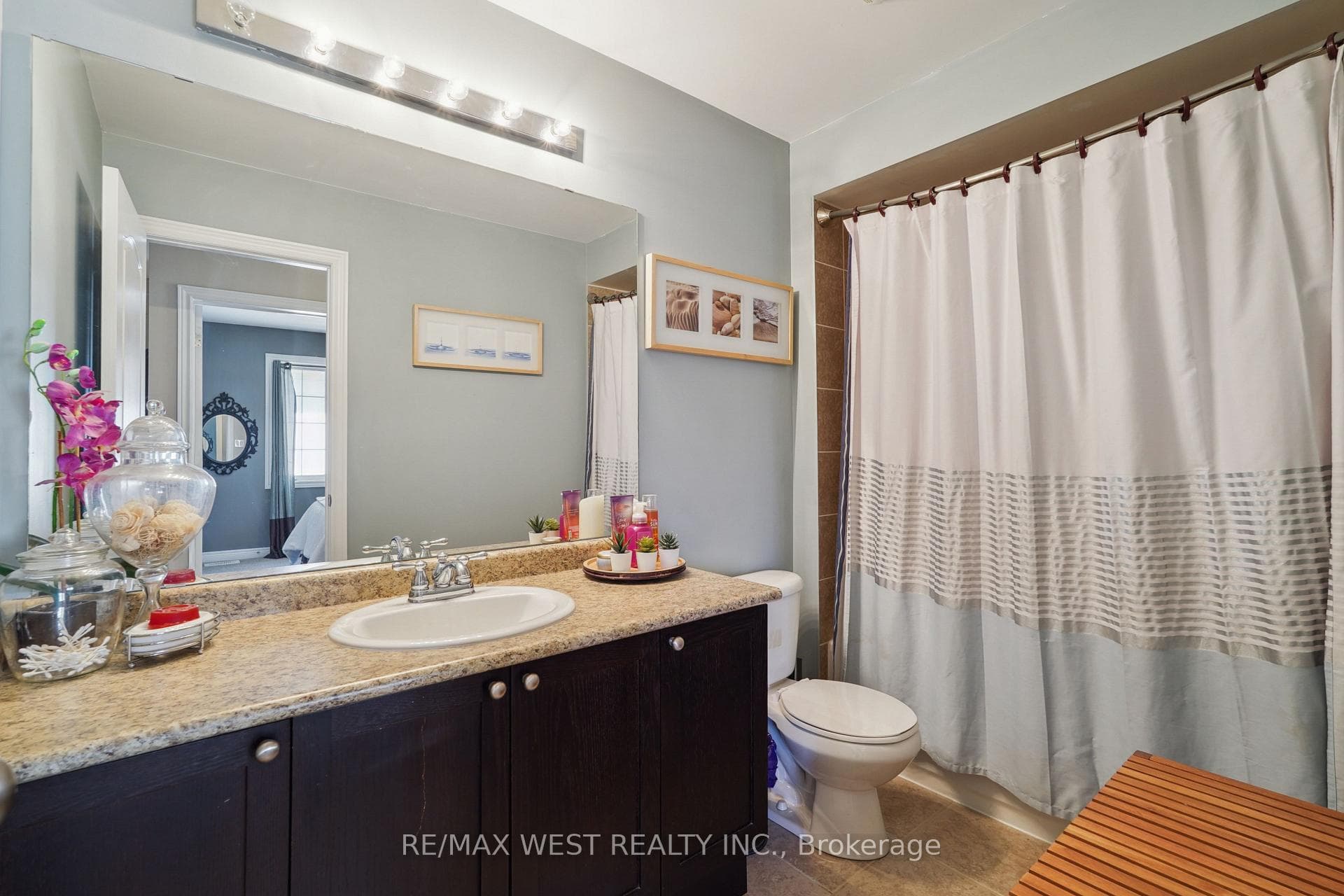 637 Tapestry Lane photo 10
