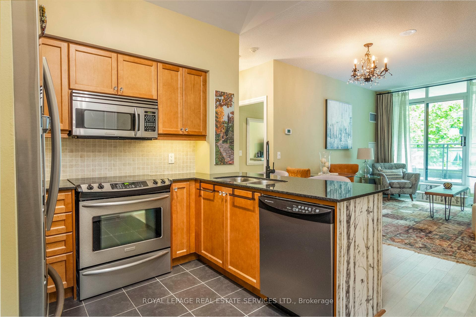 319 Merton Street Unit 202 photo 4