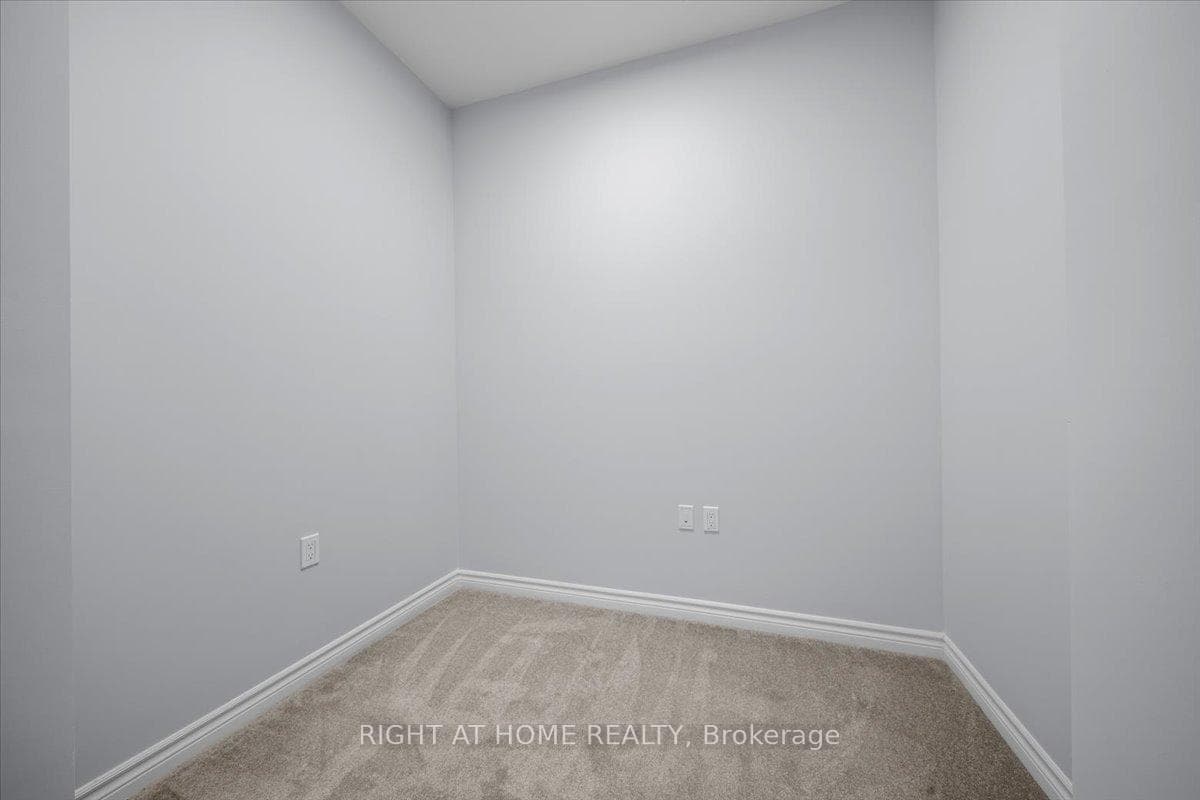 1350 HEMLOCK Road Unit 306 photo 4
