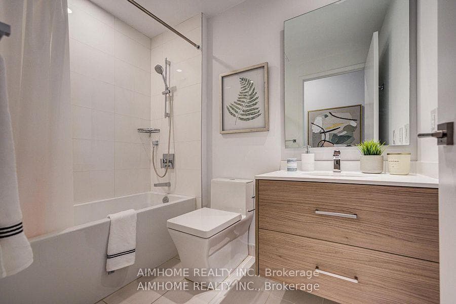 488 University Avenue Unit 4203 photo 25