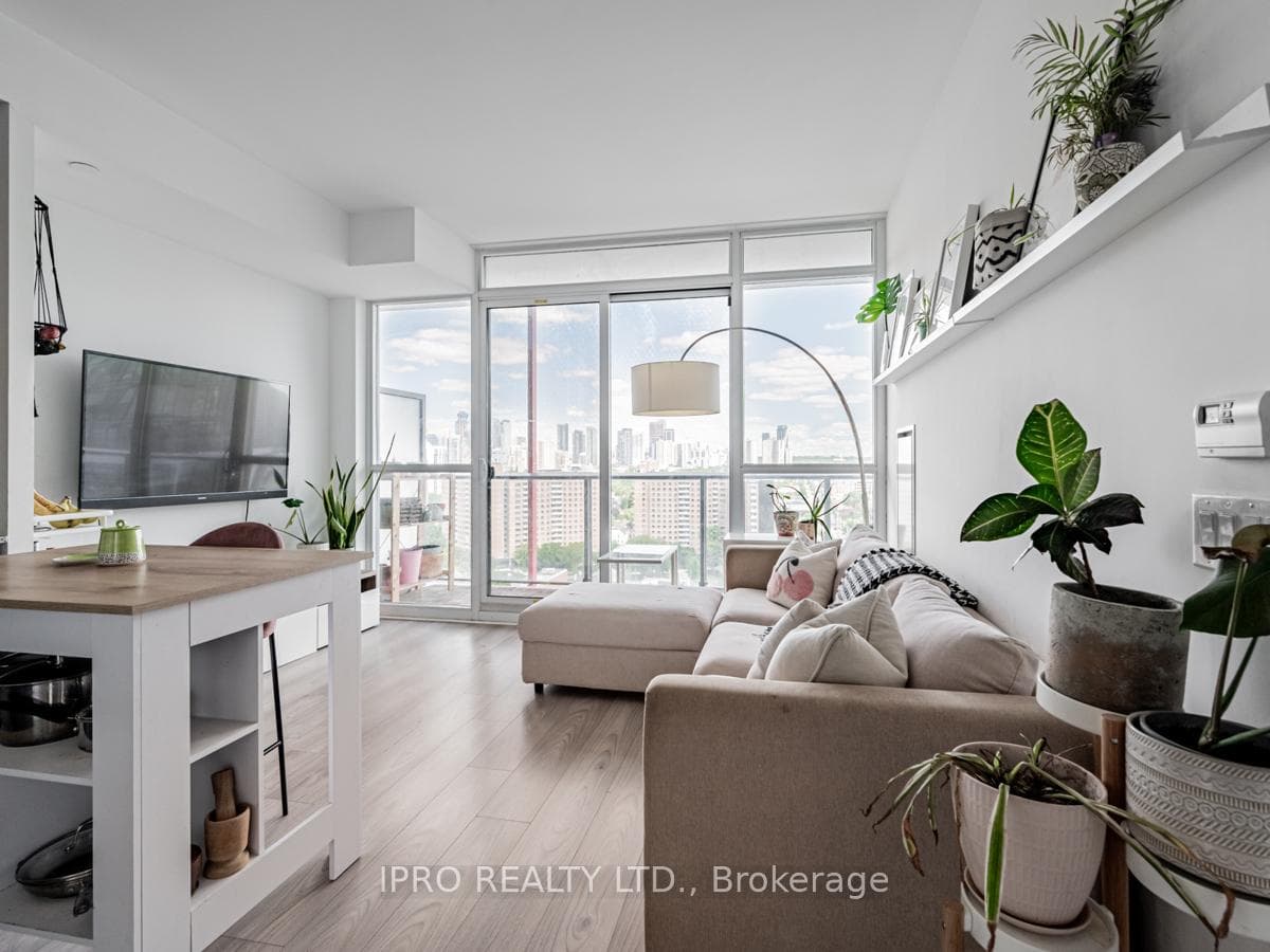 120 Parliament Street Unit 1704 photo 4