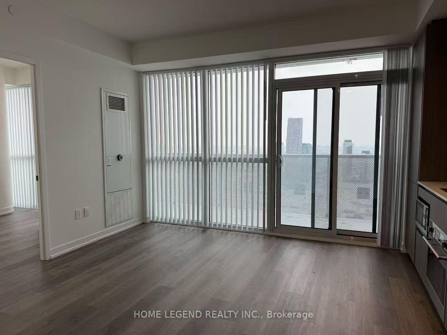 8 Interchange Way Unit 4606 photo 4