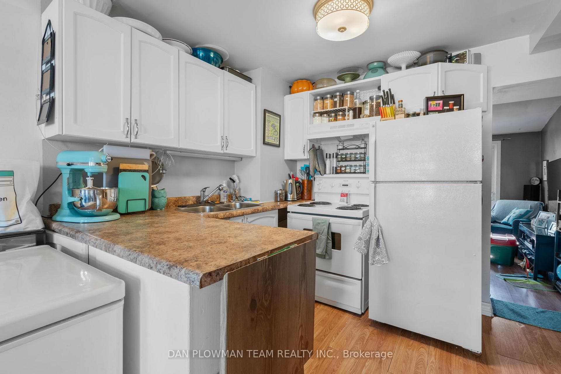 165 1/2 Olive Avenue photo 4