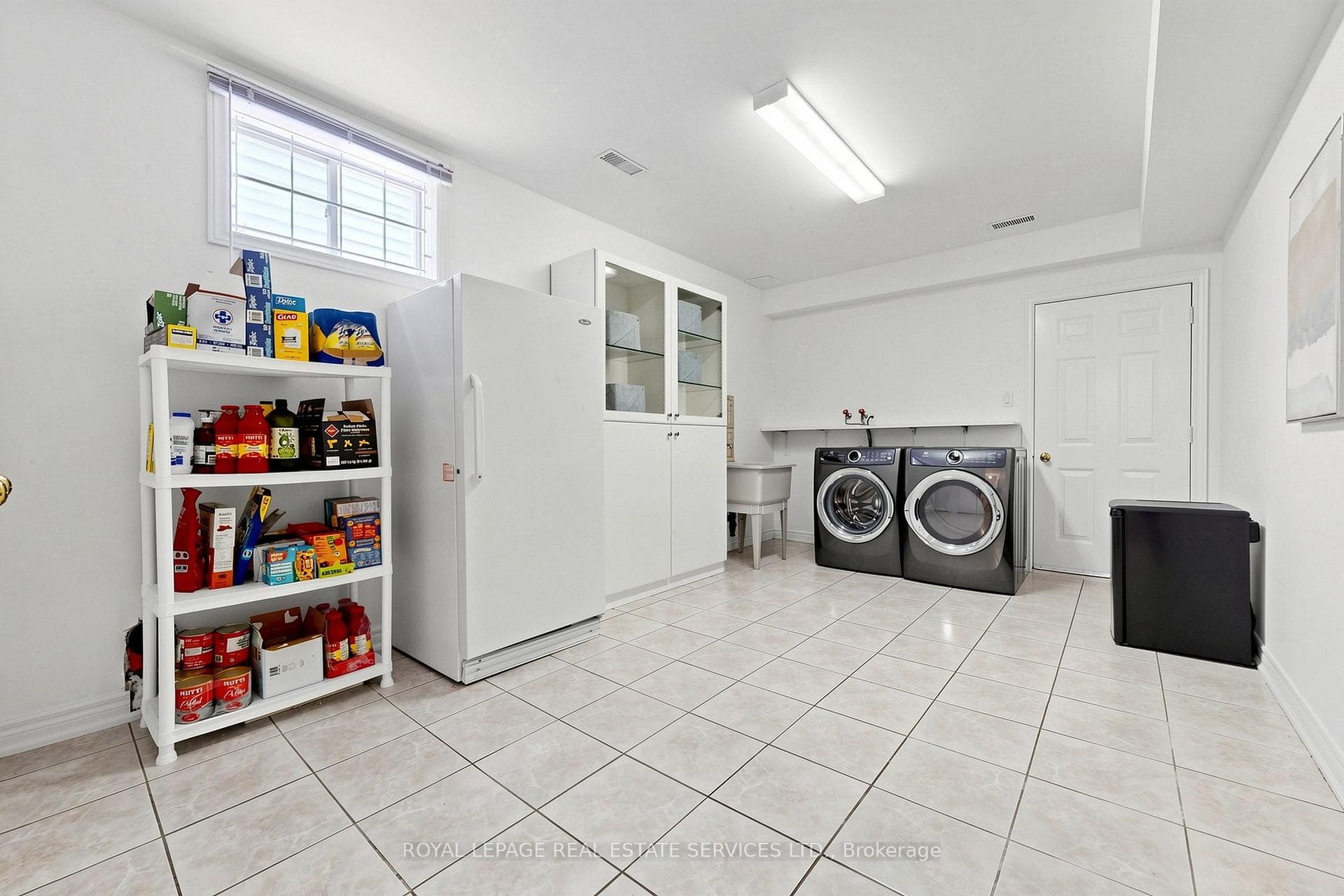 256 Earlscourt Avenue photo 30