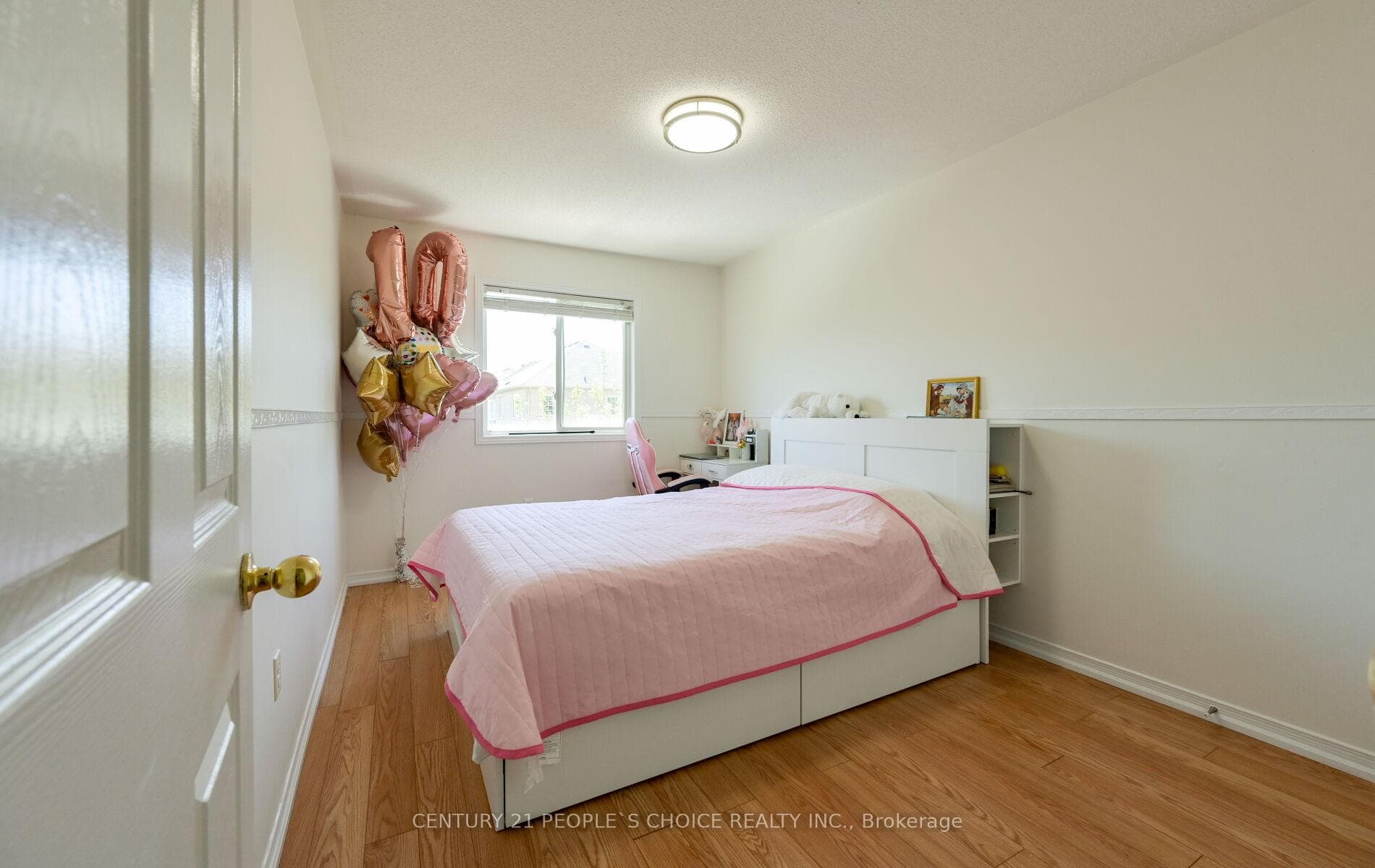 479 Davos Road photo 11