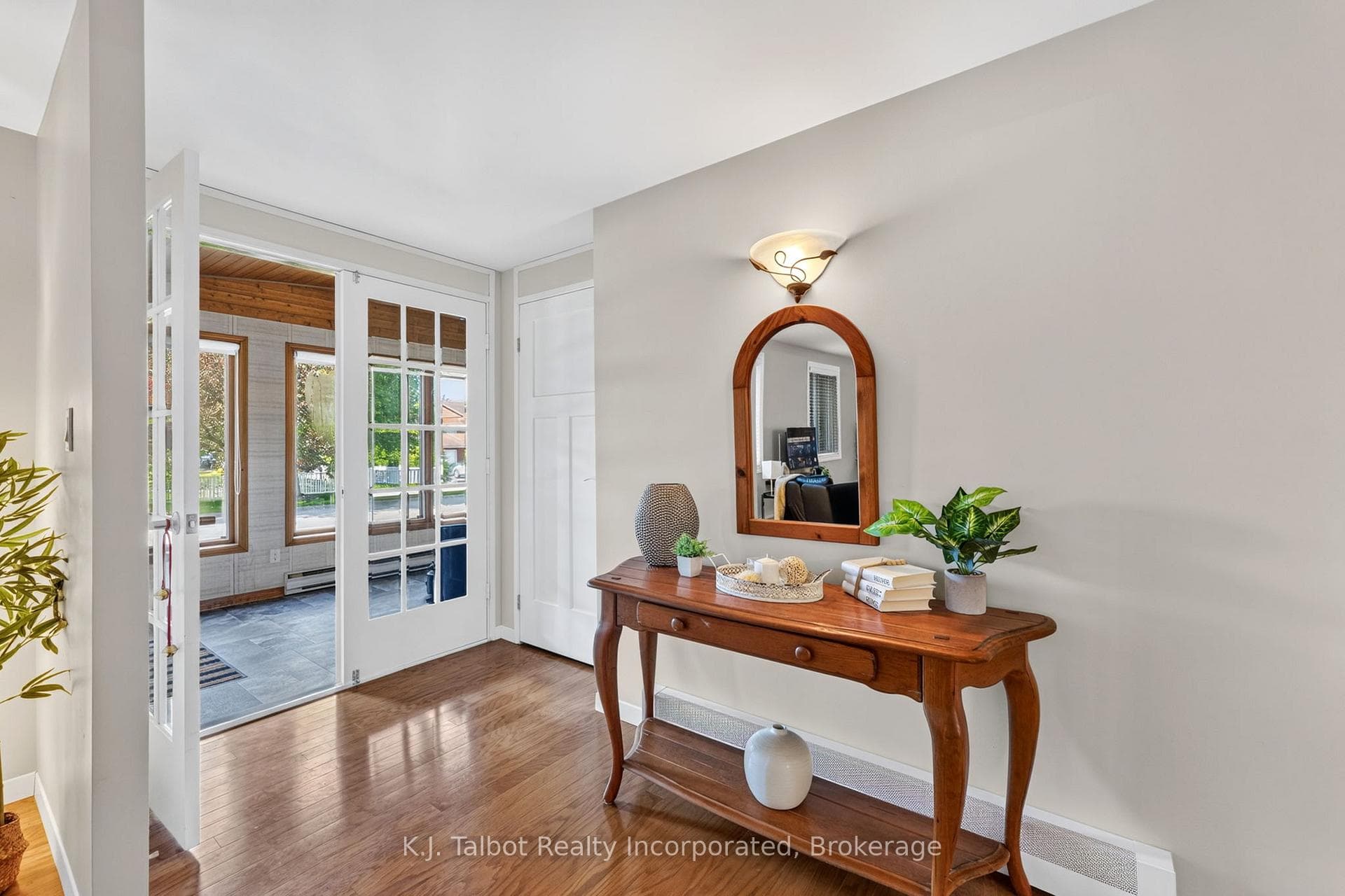 232 Picton Street photo 13
