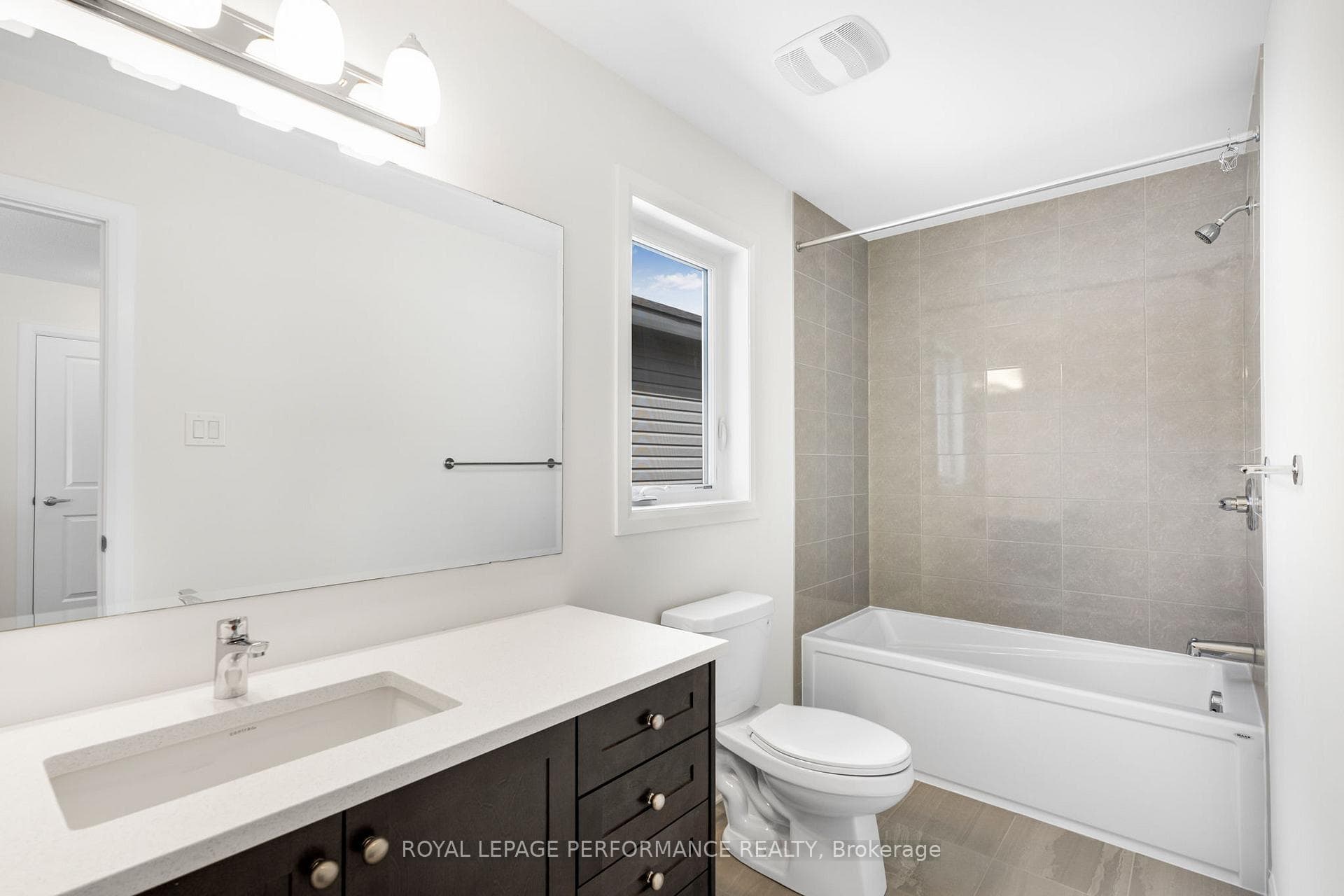 319 ELSIE MACGILL Walk photo 21