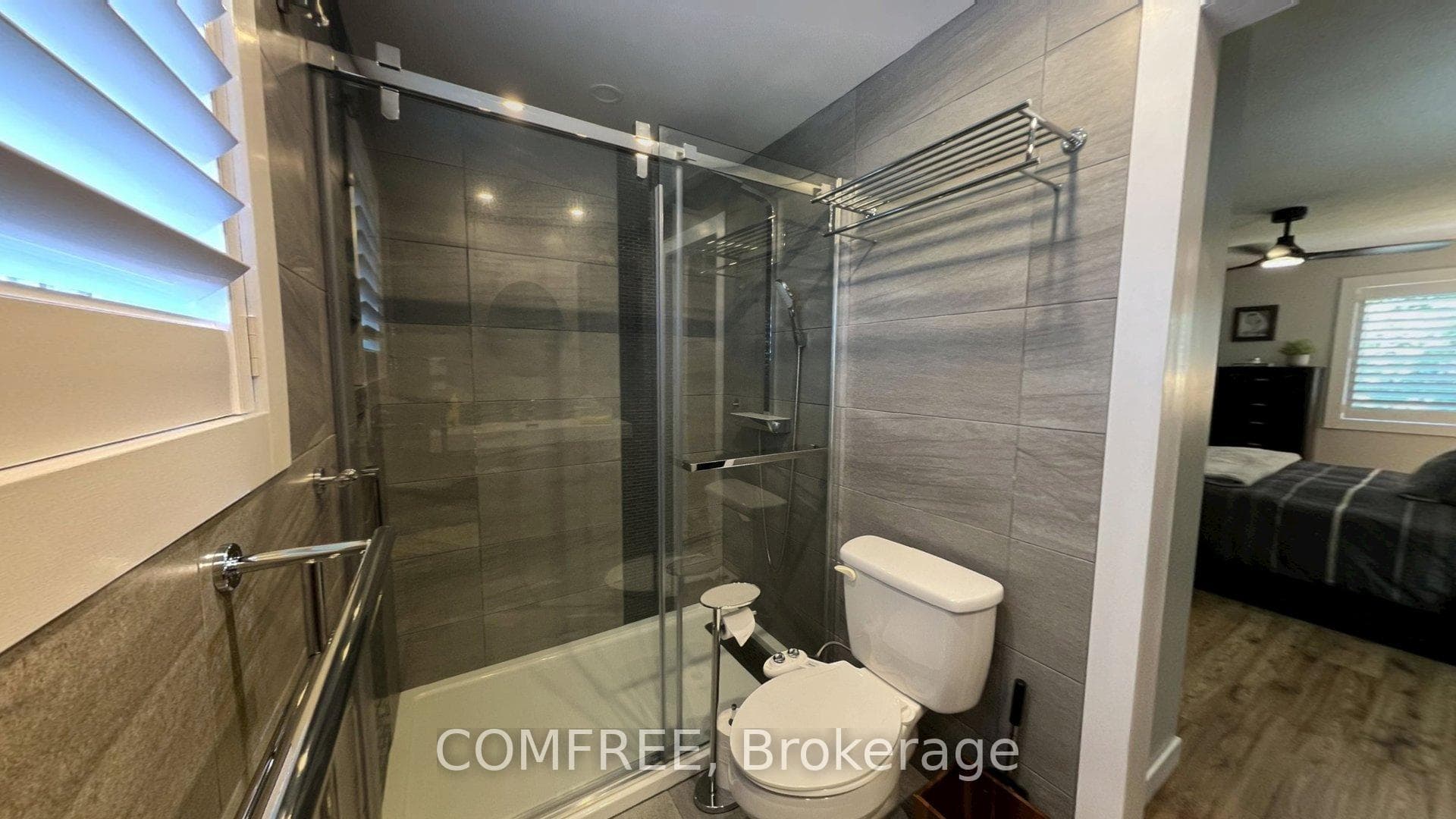 2093 Boake Street photo 14