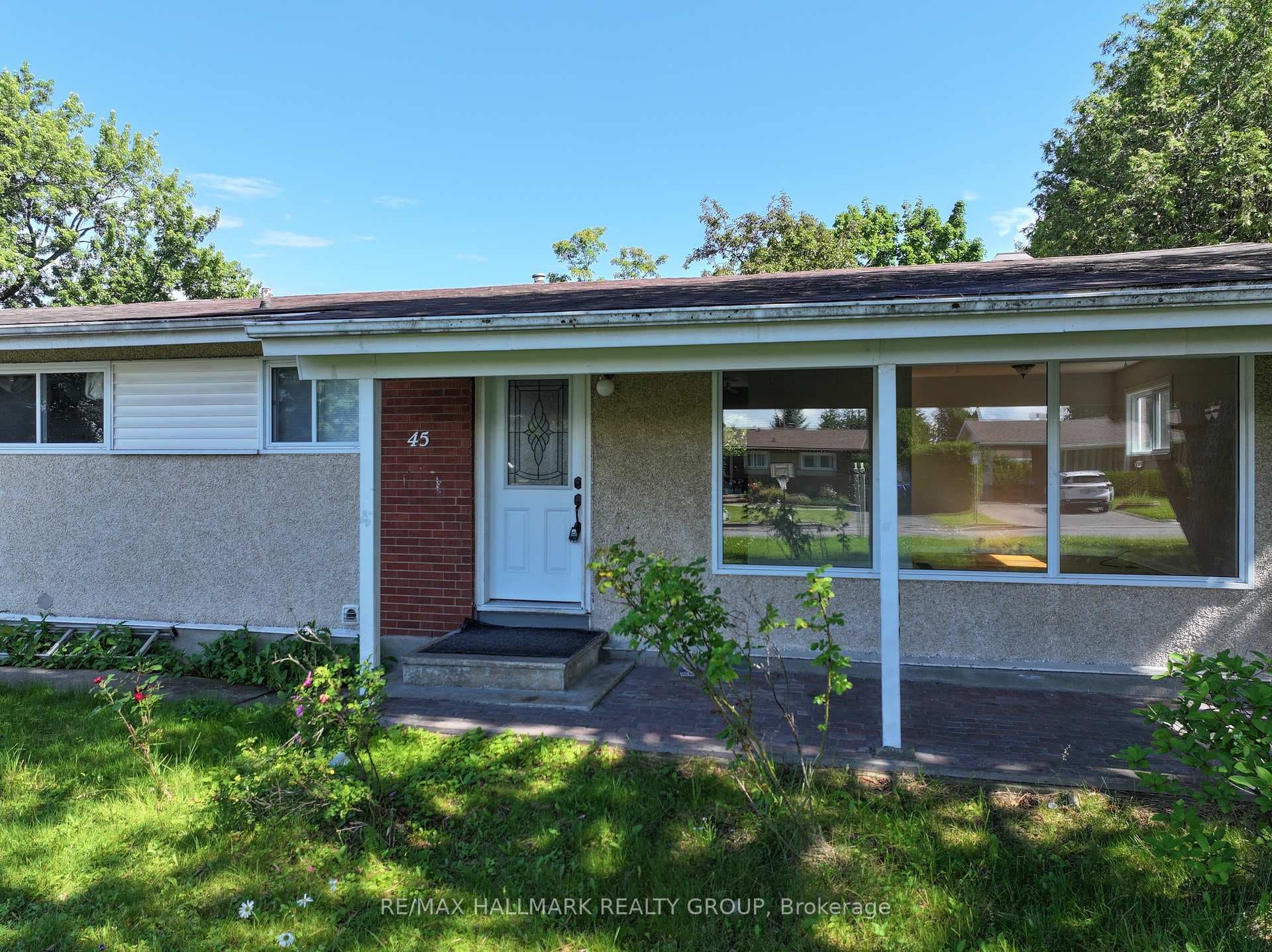45 Hilliard Avenue photo 3