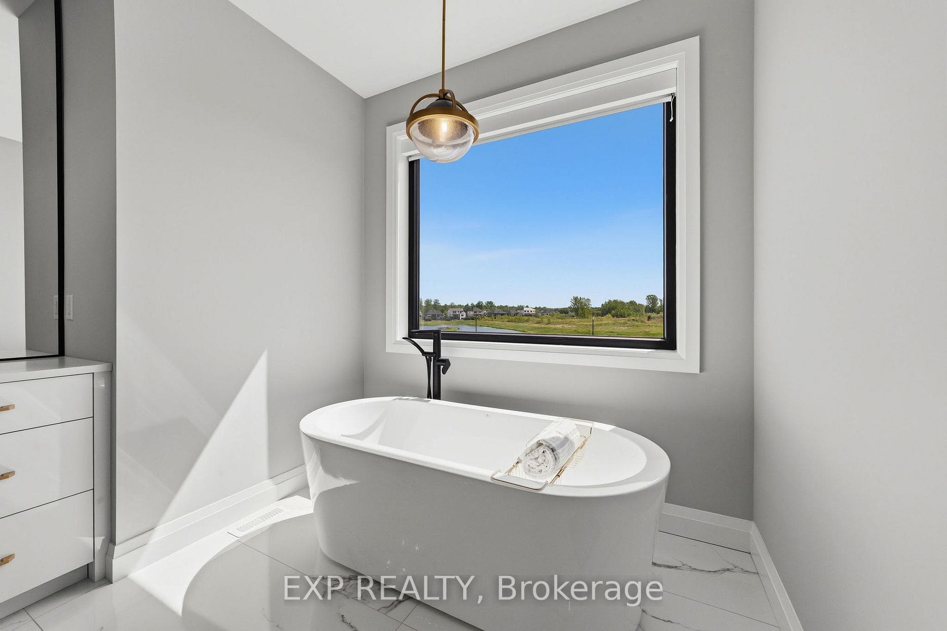 113 Edgewater Boulevard photo 28