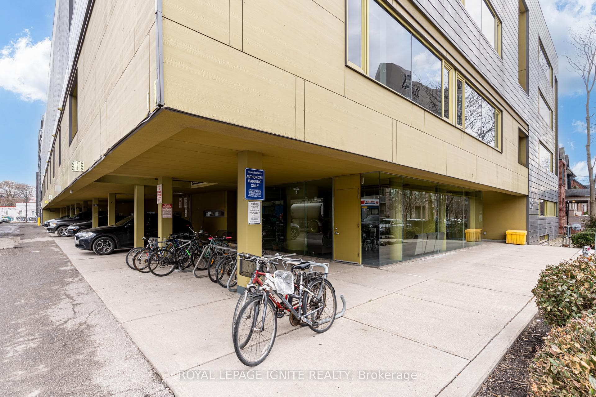 25 Ritchie Avenue Unit 406 photo 10