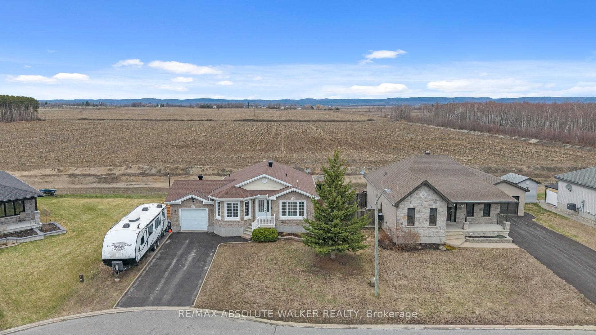 113 Richard Street photo 2