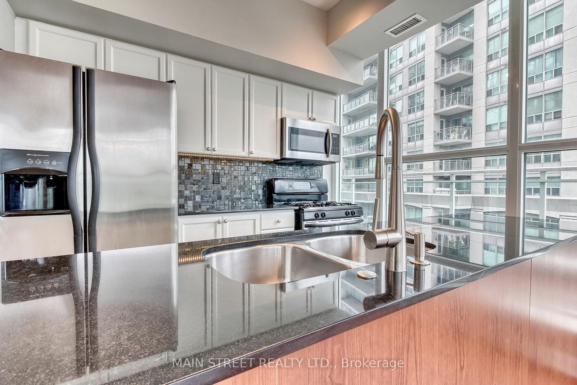2067 Lake Shore Boulevard Unit 405 photo 5