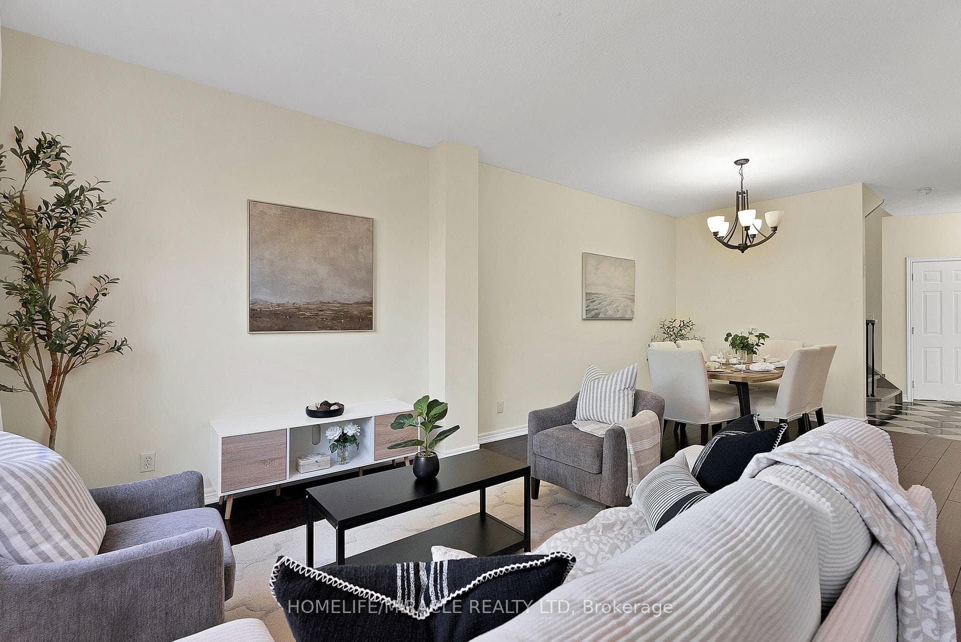 1403 Treeland Street photo 14