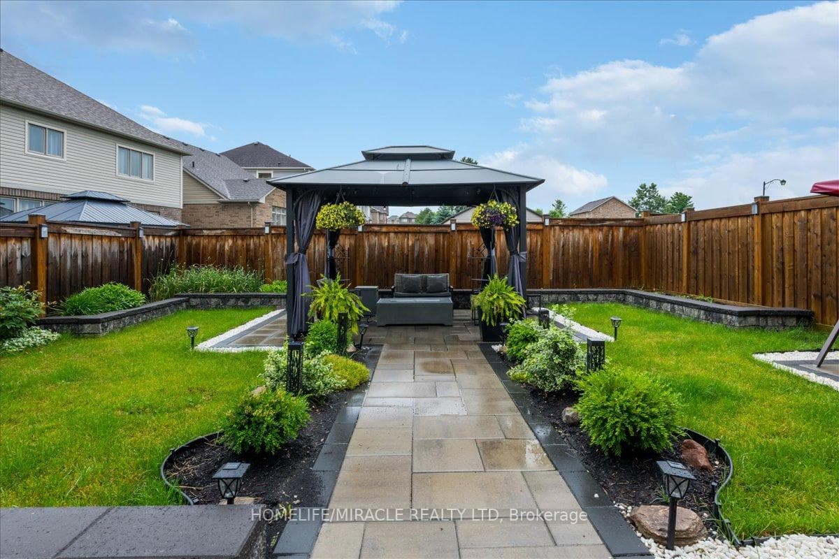 8 Bell Avenue photo 32