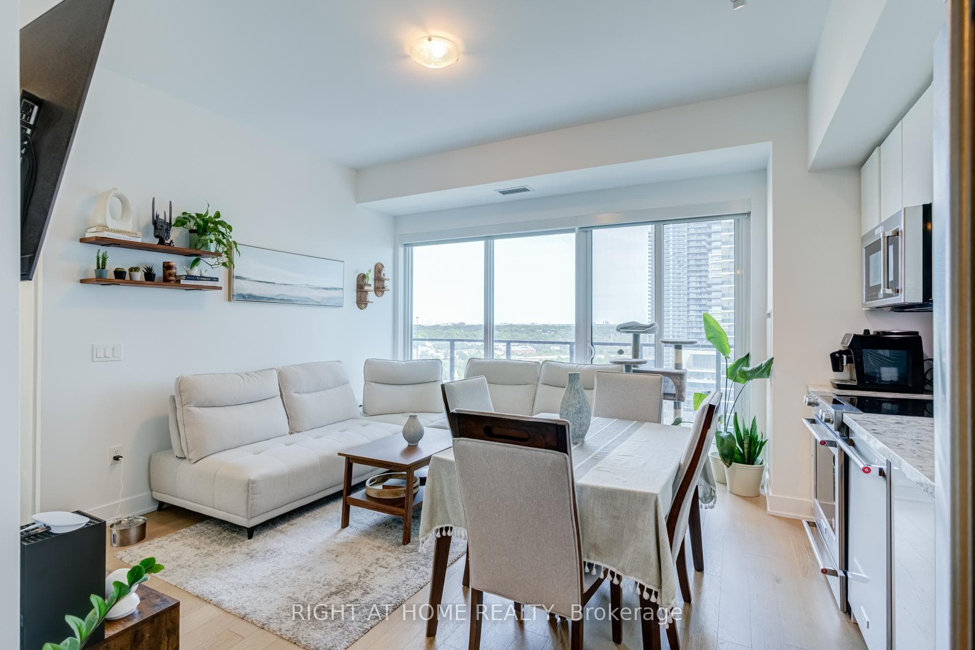 30 Shore Breeze Drive Unit 1413 photo 1
