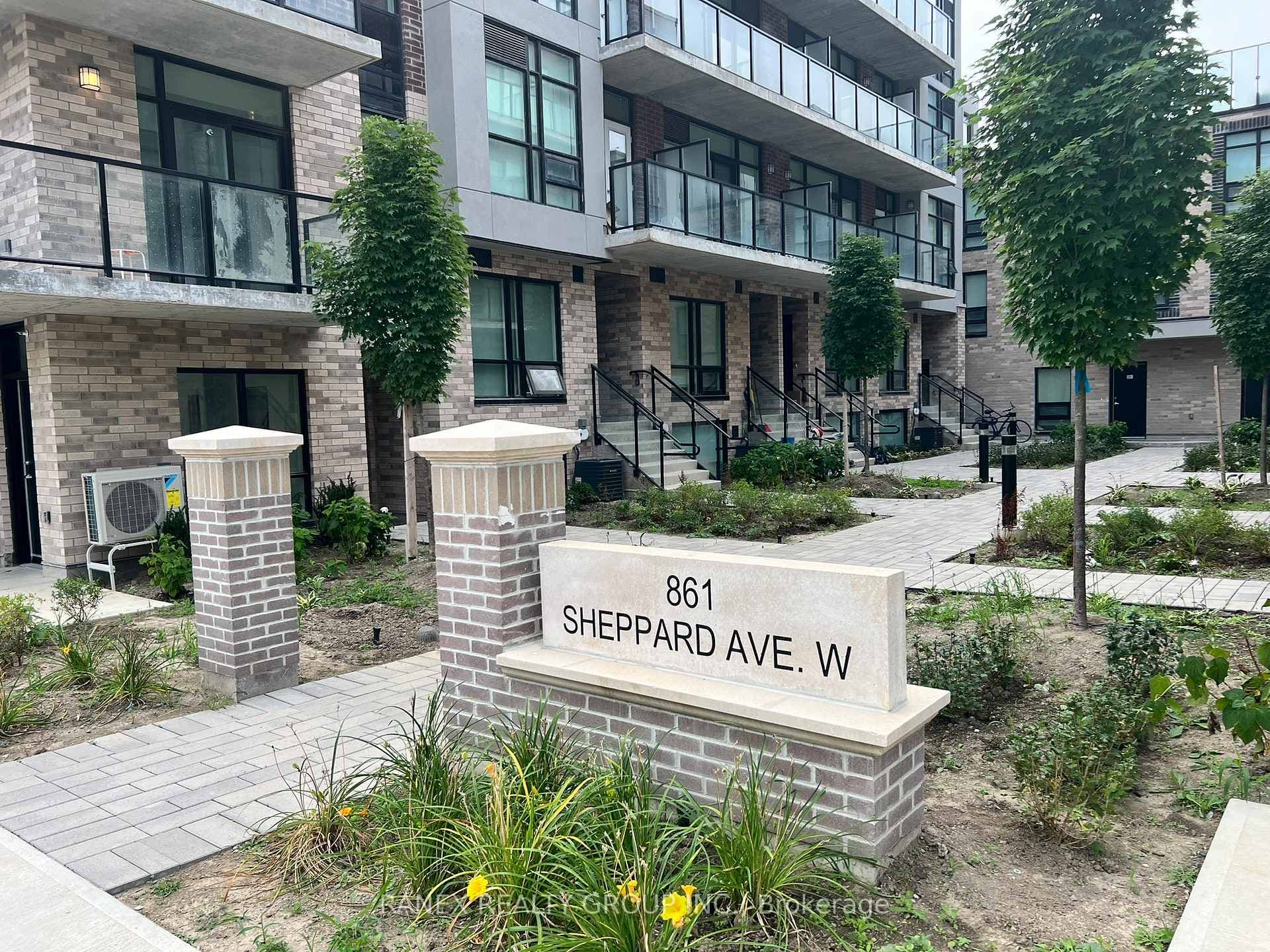 861 Sheppard Avenue Unit 32 photo 2