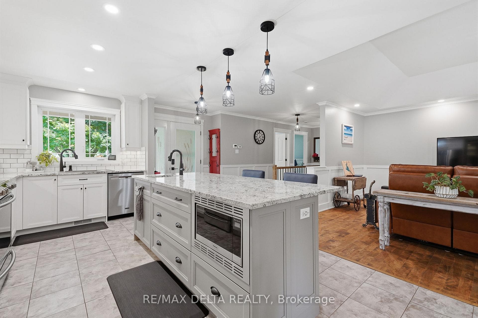 2140 Lemery Street photo 7