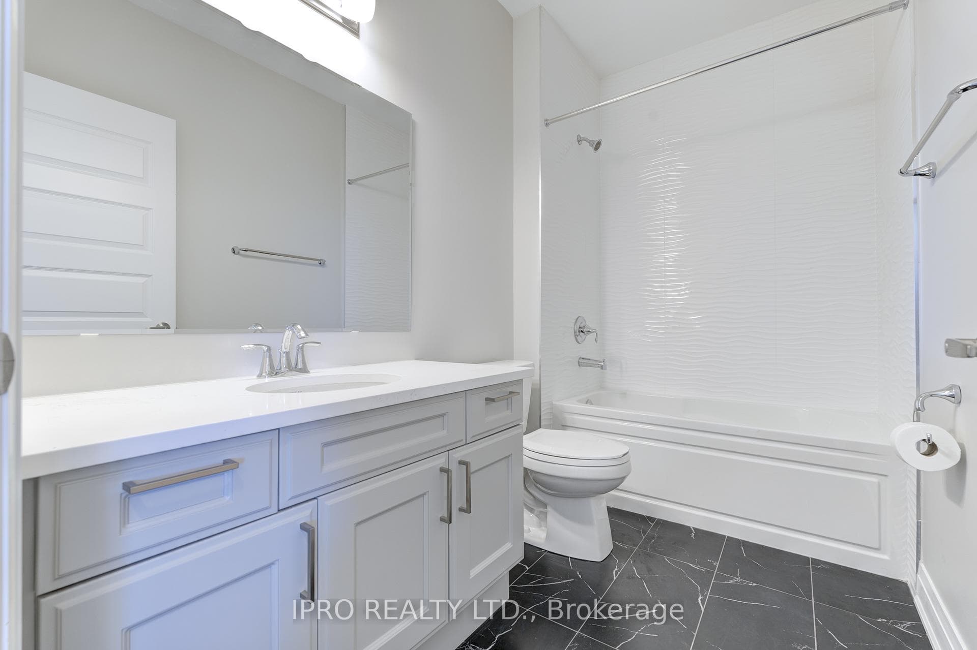 470 Gordon Krantz Avenue Unit 612 photo 31