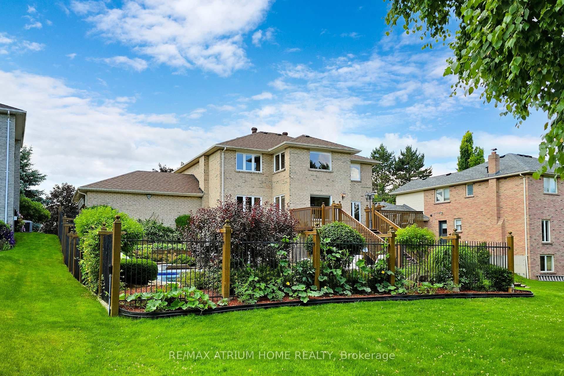 122 Thompson Drive photo 37