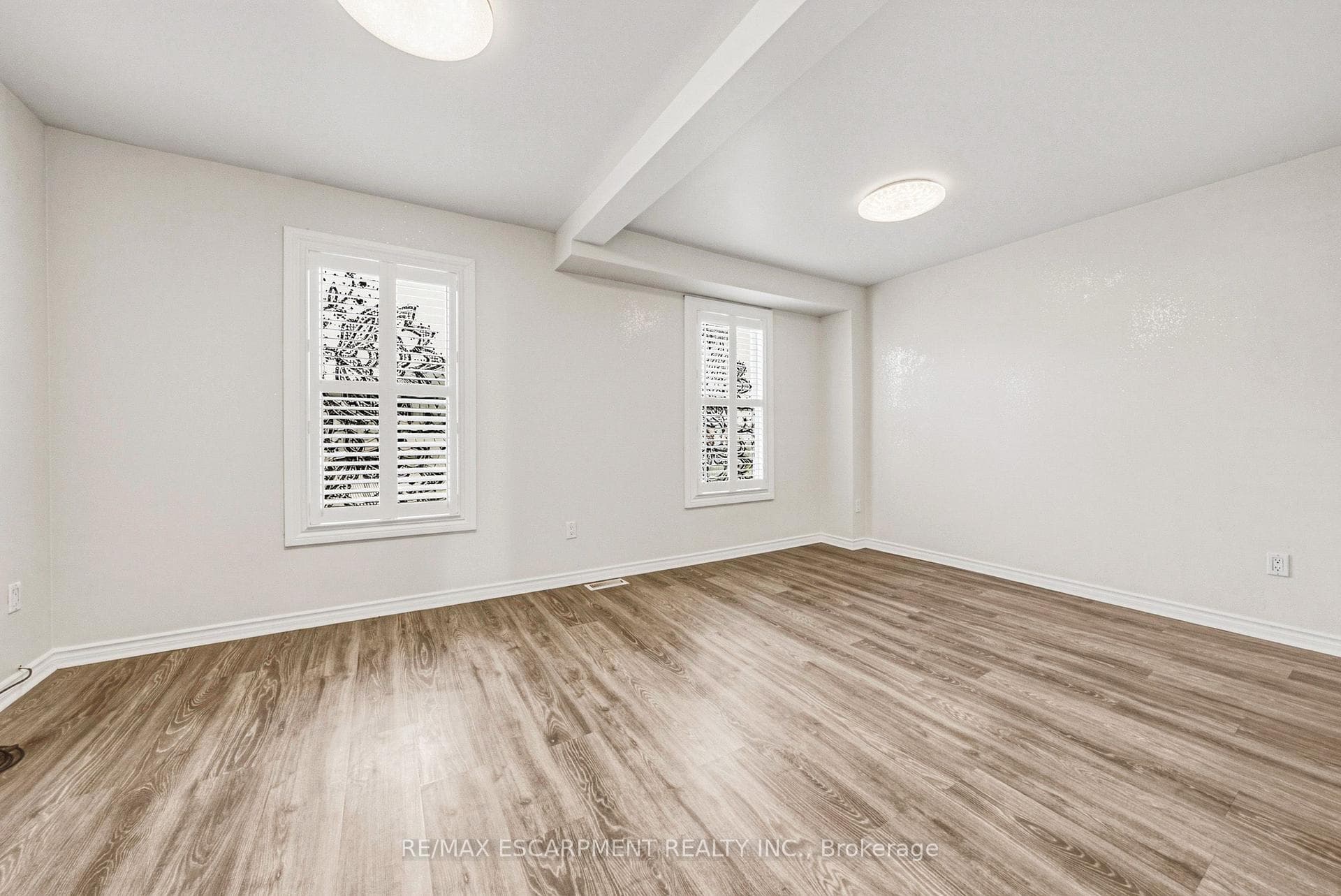 218 Grosvenor Avenue photo 19