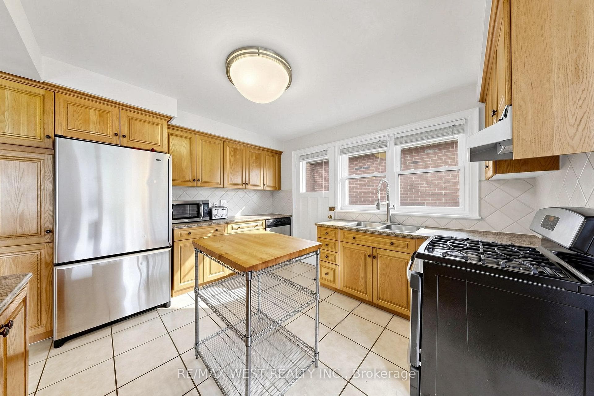 32 Allonsius Drive photo 13