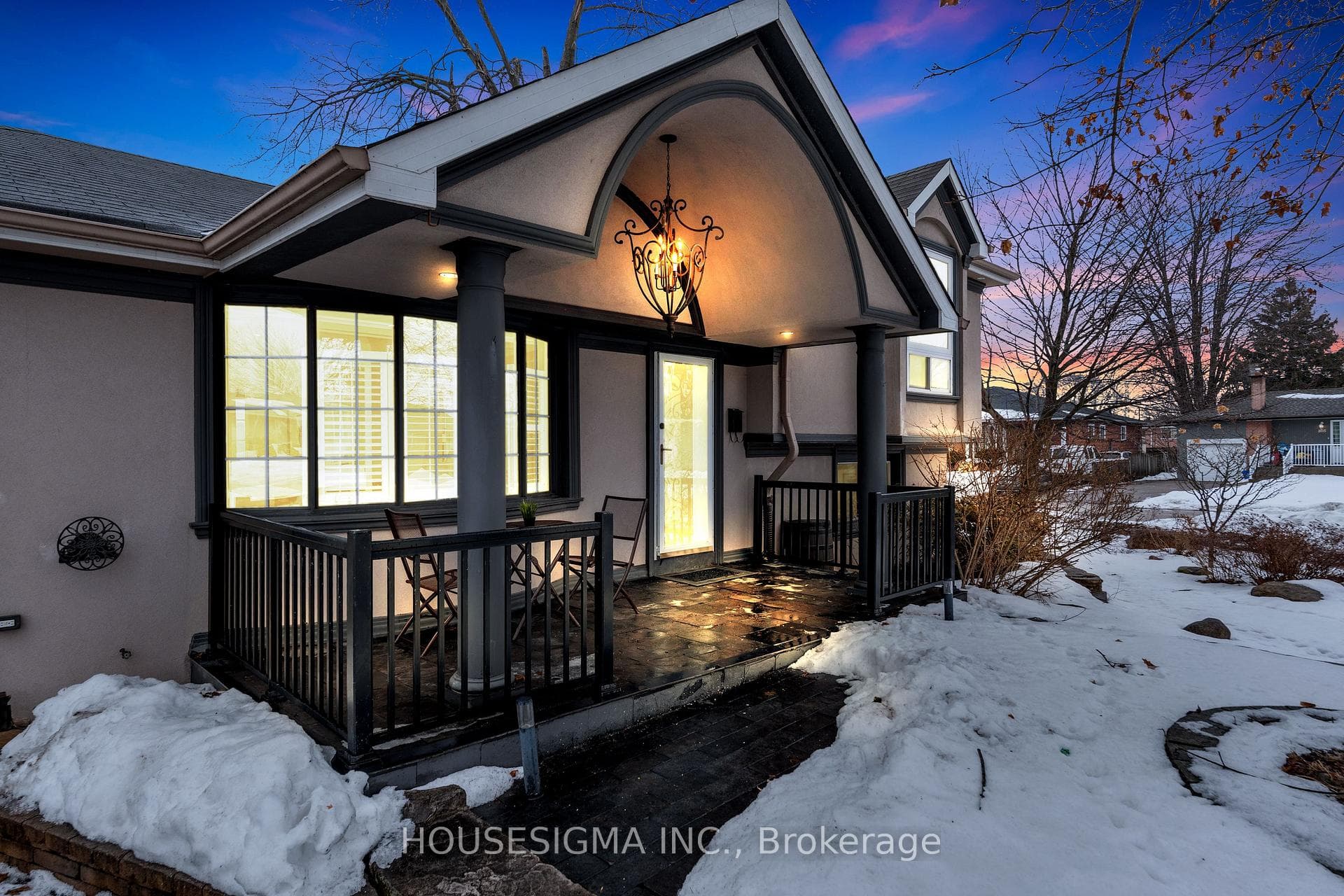 808 Krosno Boulevard photo 3