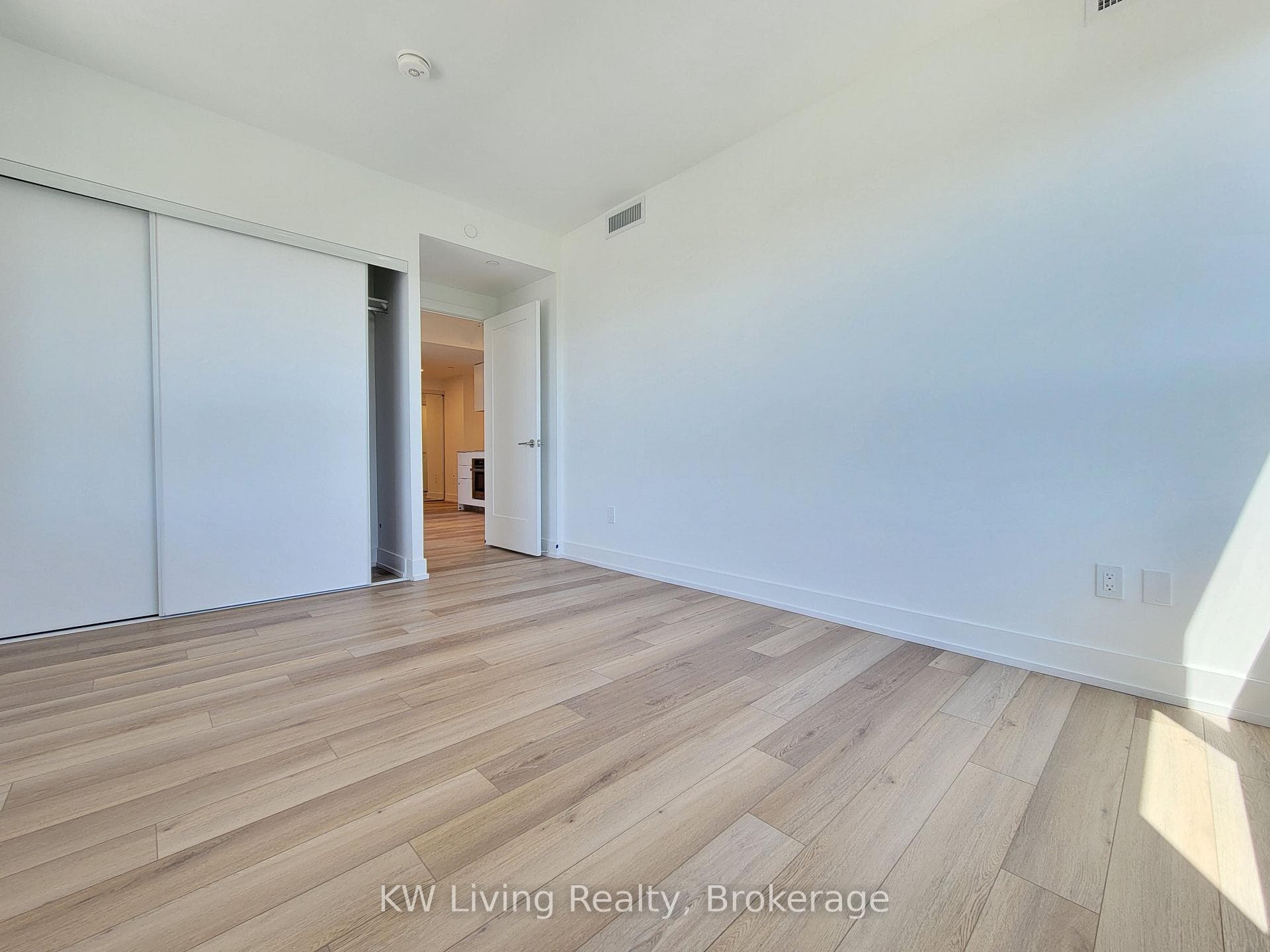 8 Cedarland Drive Unit 819 photo 6