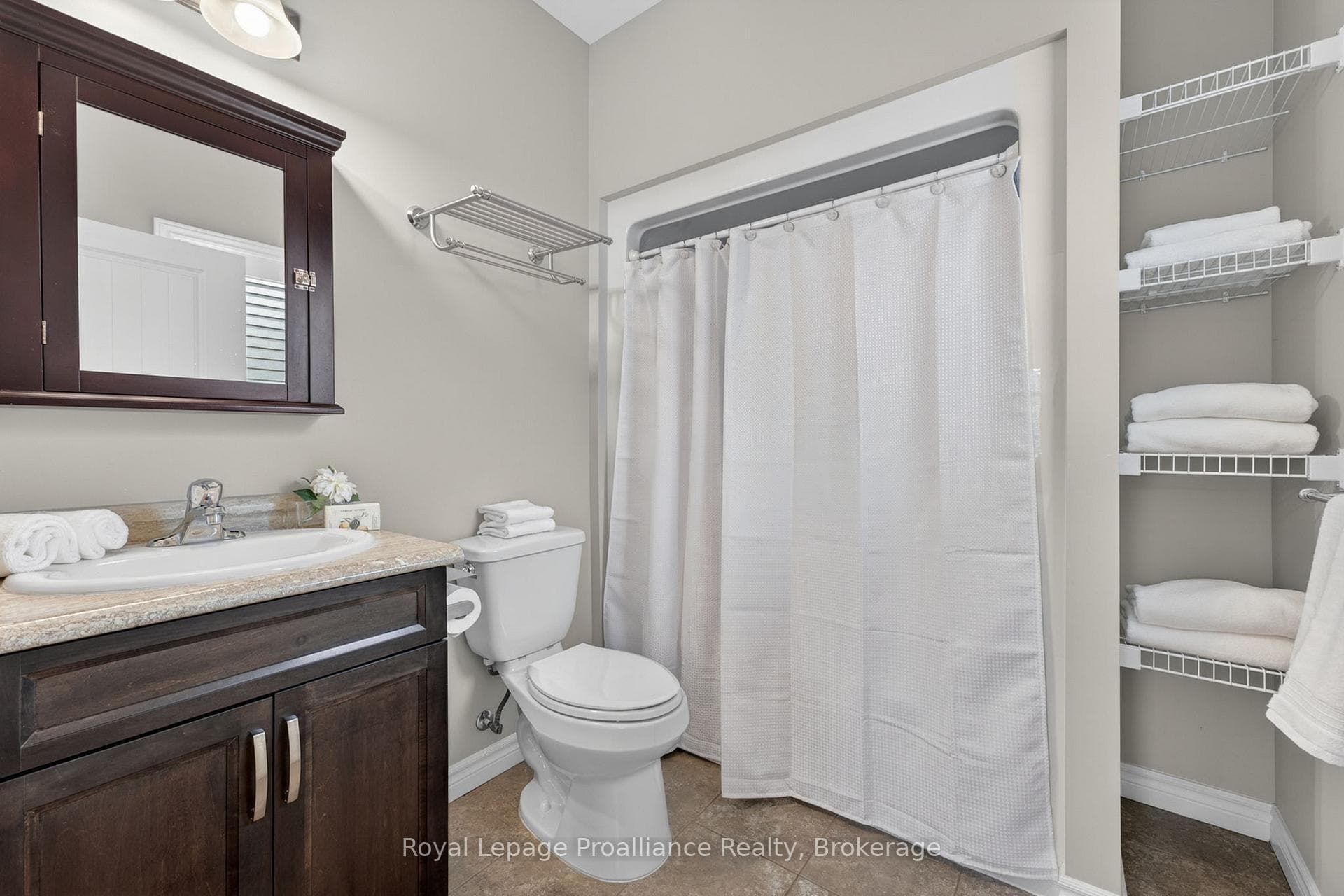 4 Merrill Drive photo 19