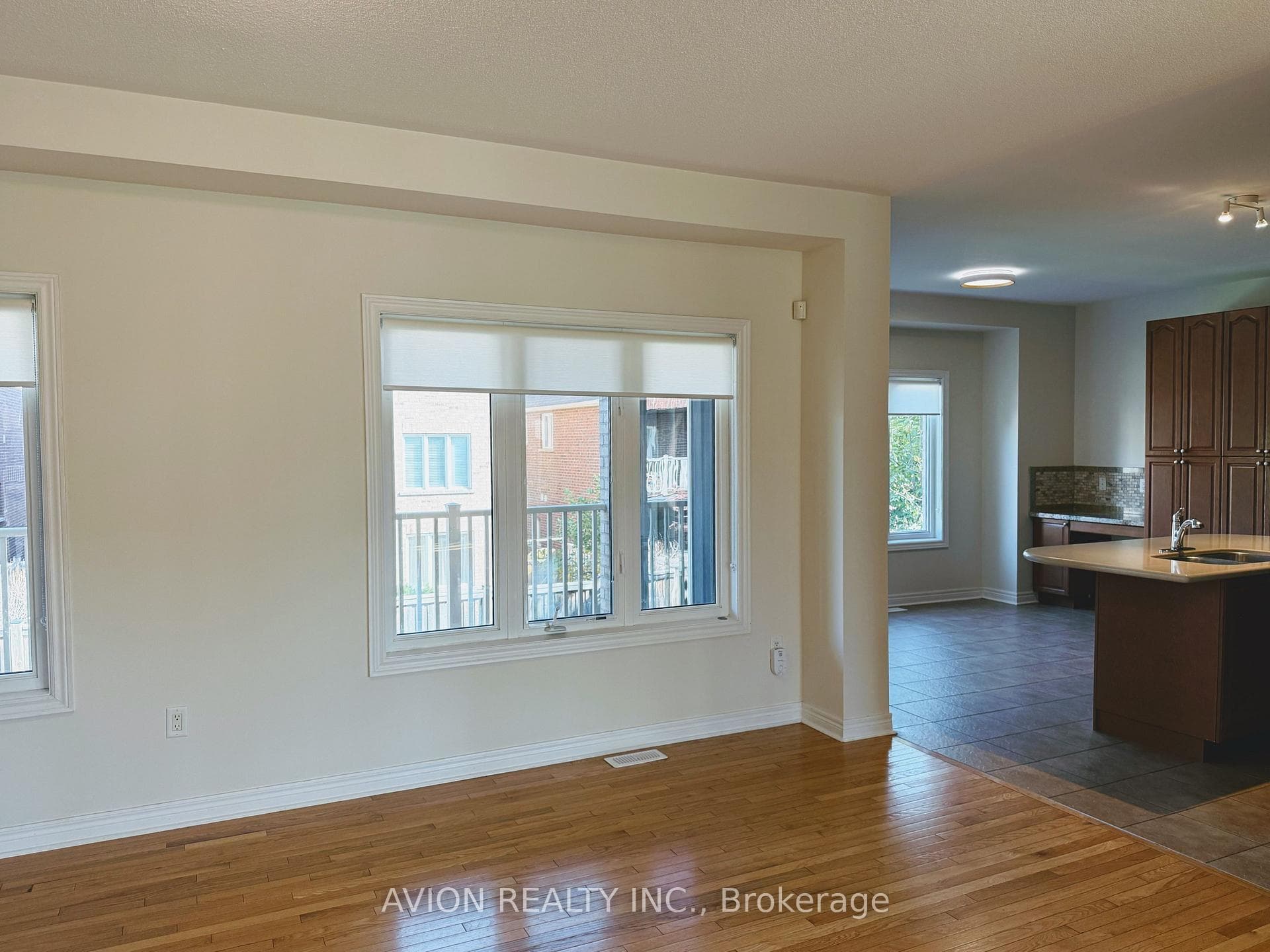 317 Thomas Cook Avenue photo 33