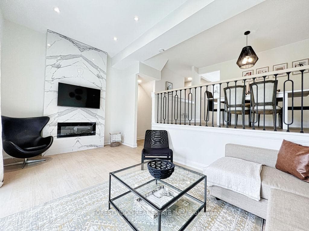 400 Bloor Street Unit 56 photo 1