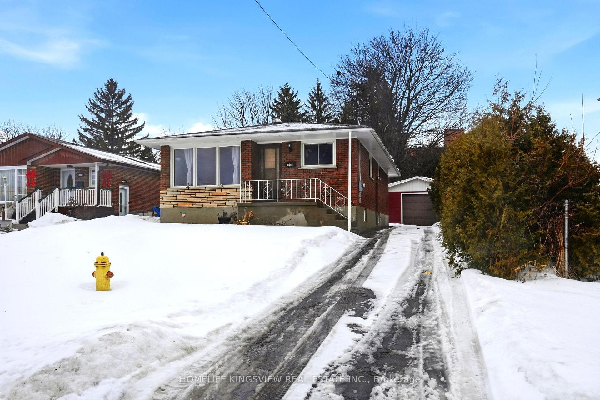 656 Athol Street photo 3