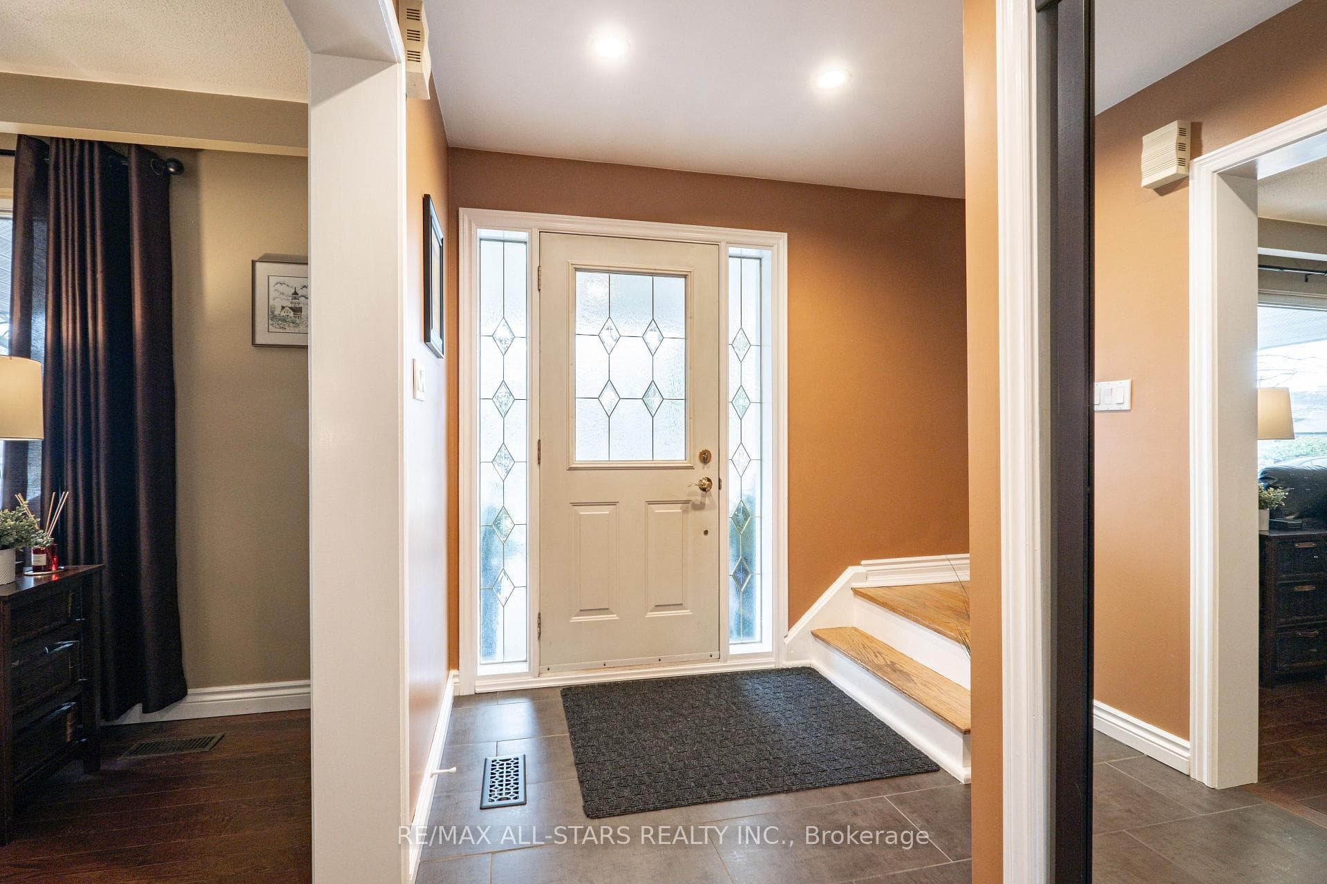 562 Maystone Court photo 6