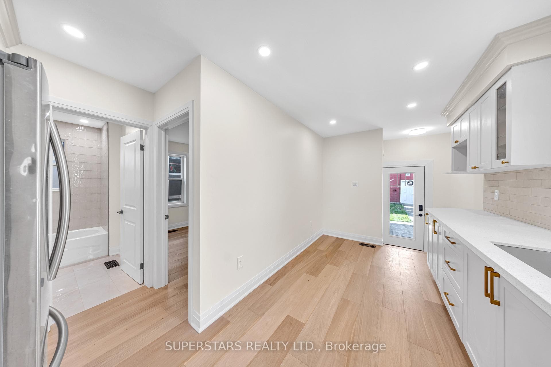 972 Dame Street photo 13