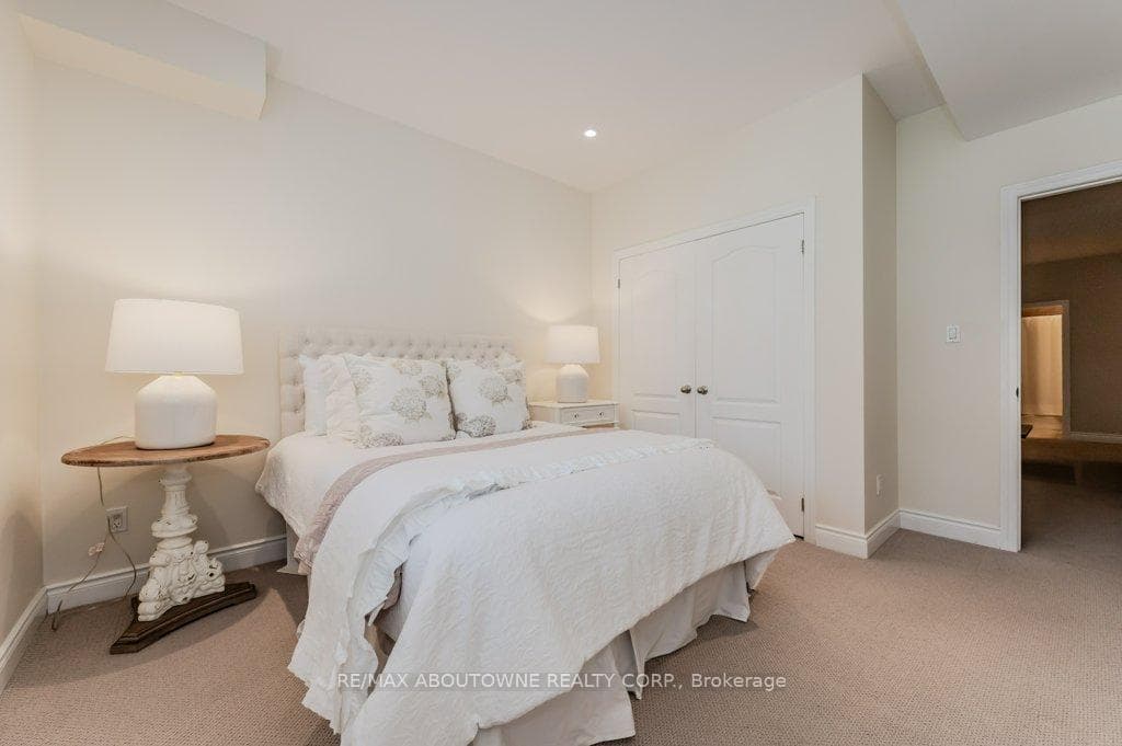124 Nelson Street photo 29