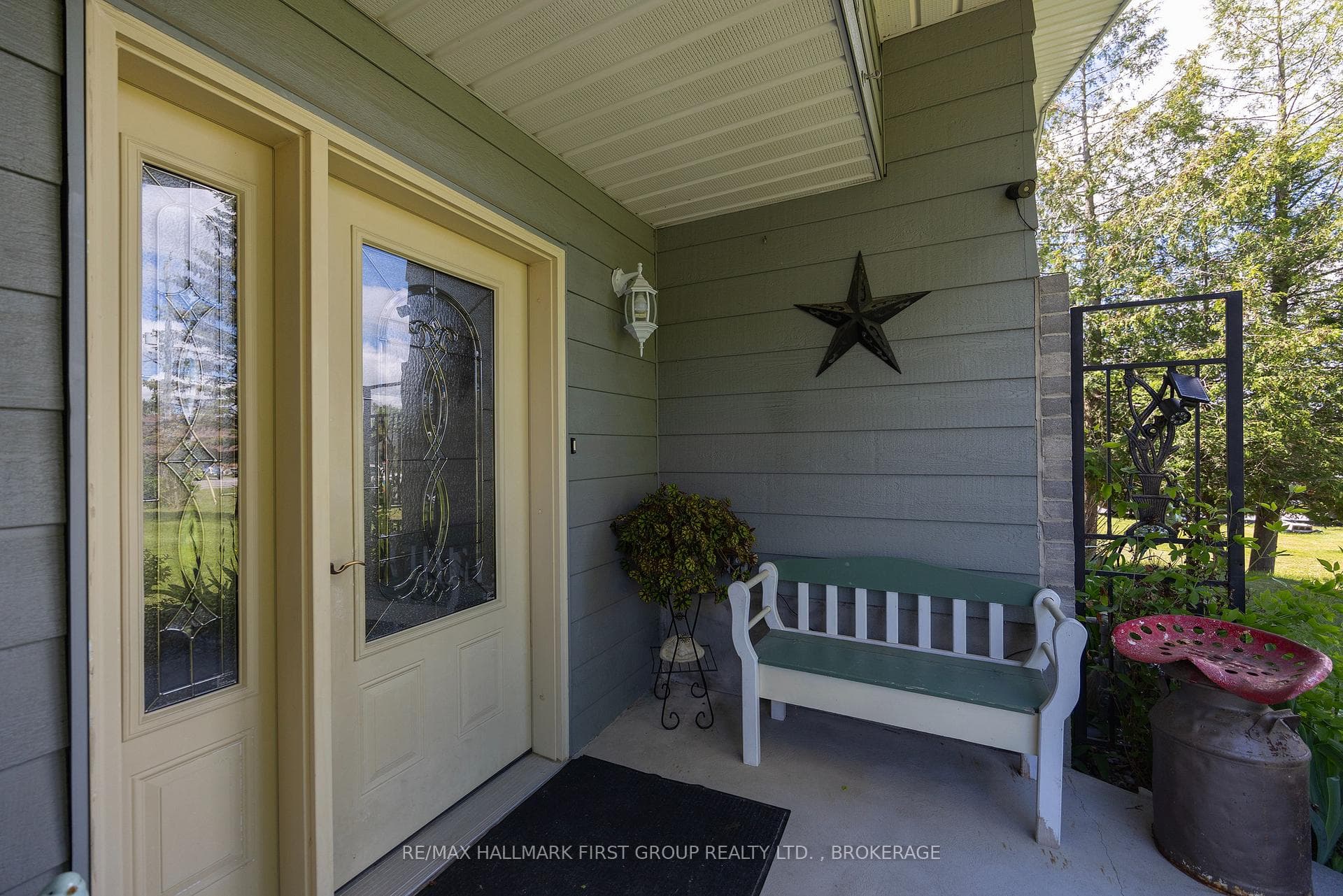 1470 Sydenham Road photo 33