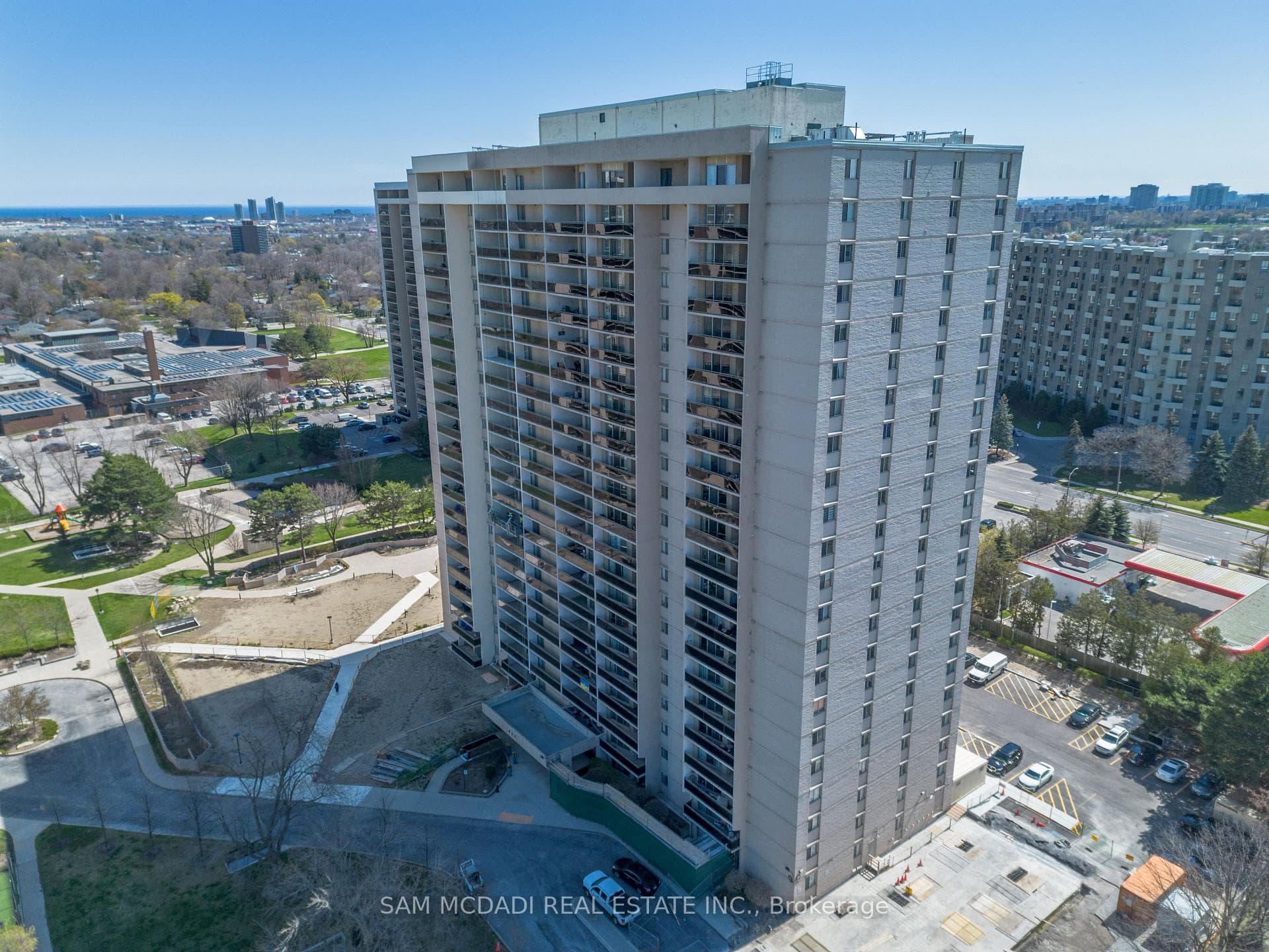 820 Burnhamthorpe Road Unit 1104 photo 1