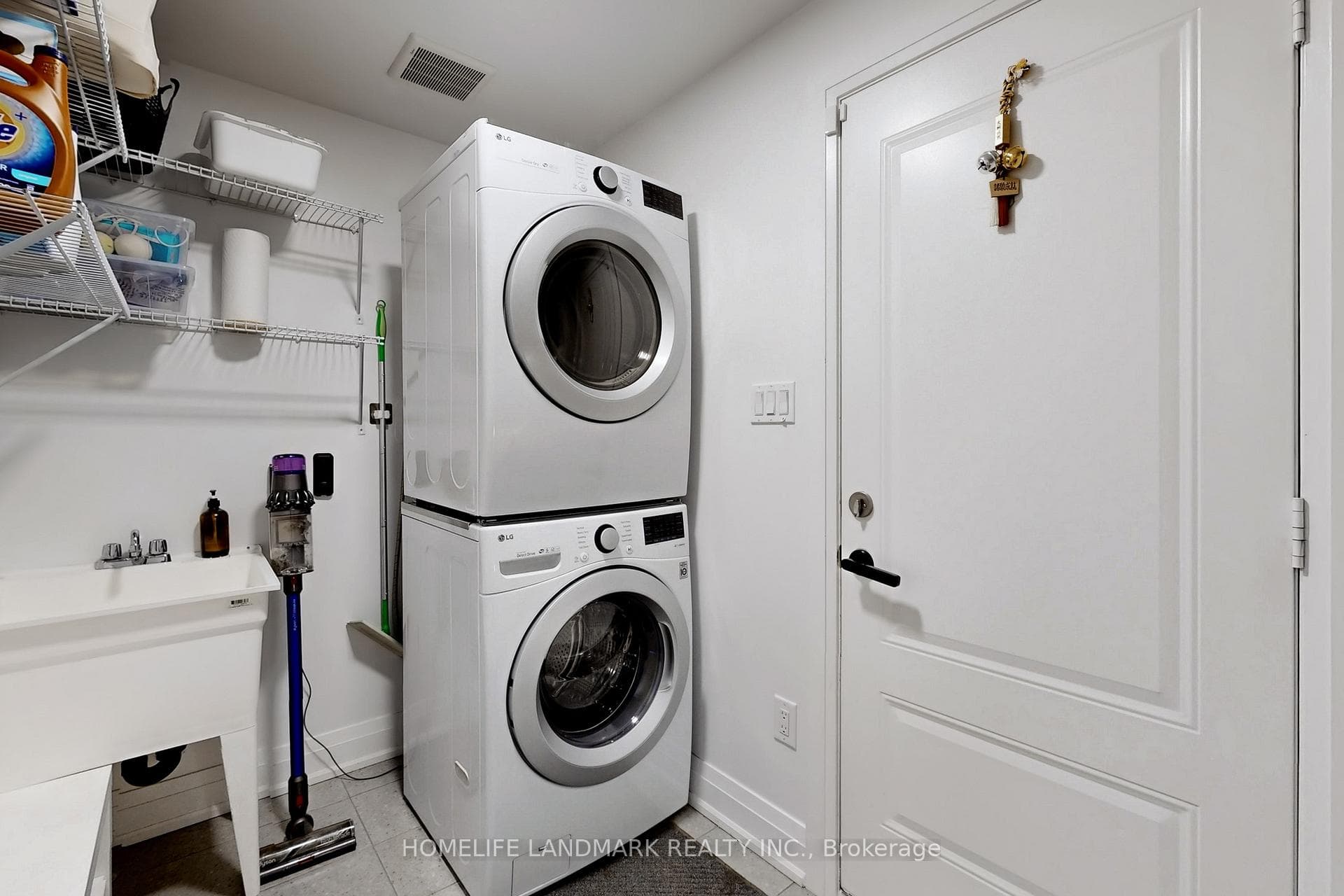 8B PARKER Avenue photo 23