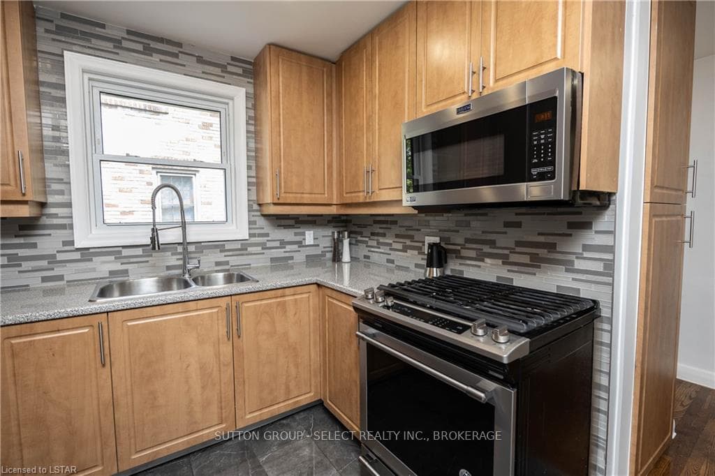 21 GRAYDON Street photo 7