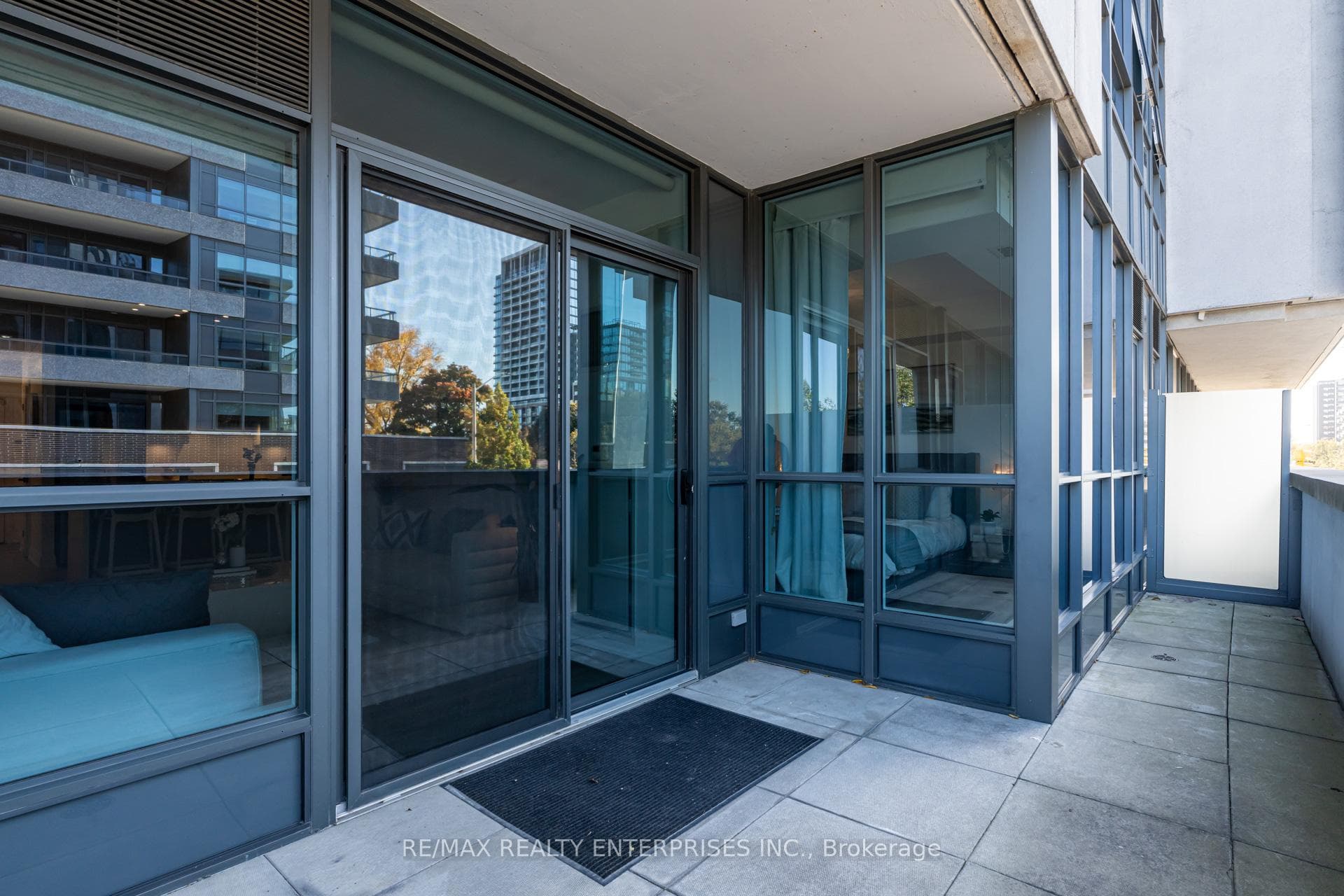 1 Hurontario Street Unit 213 photo 26
