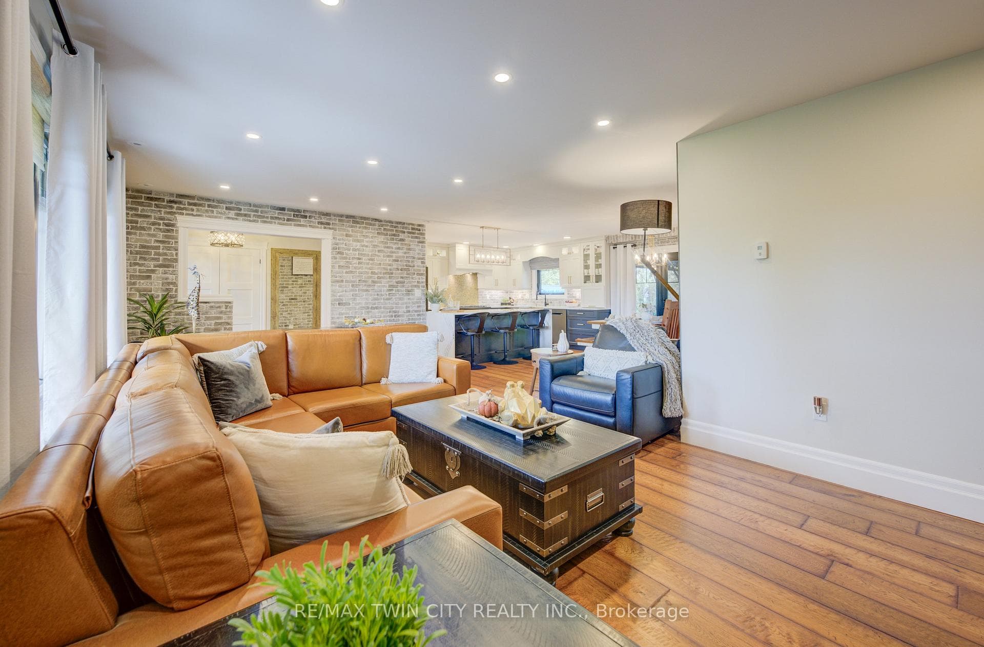 118 Patrick Street photo 13
