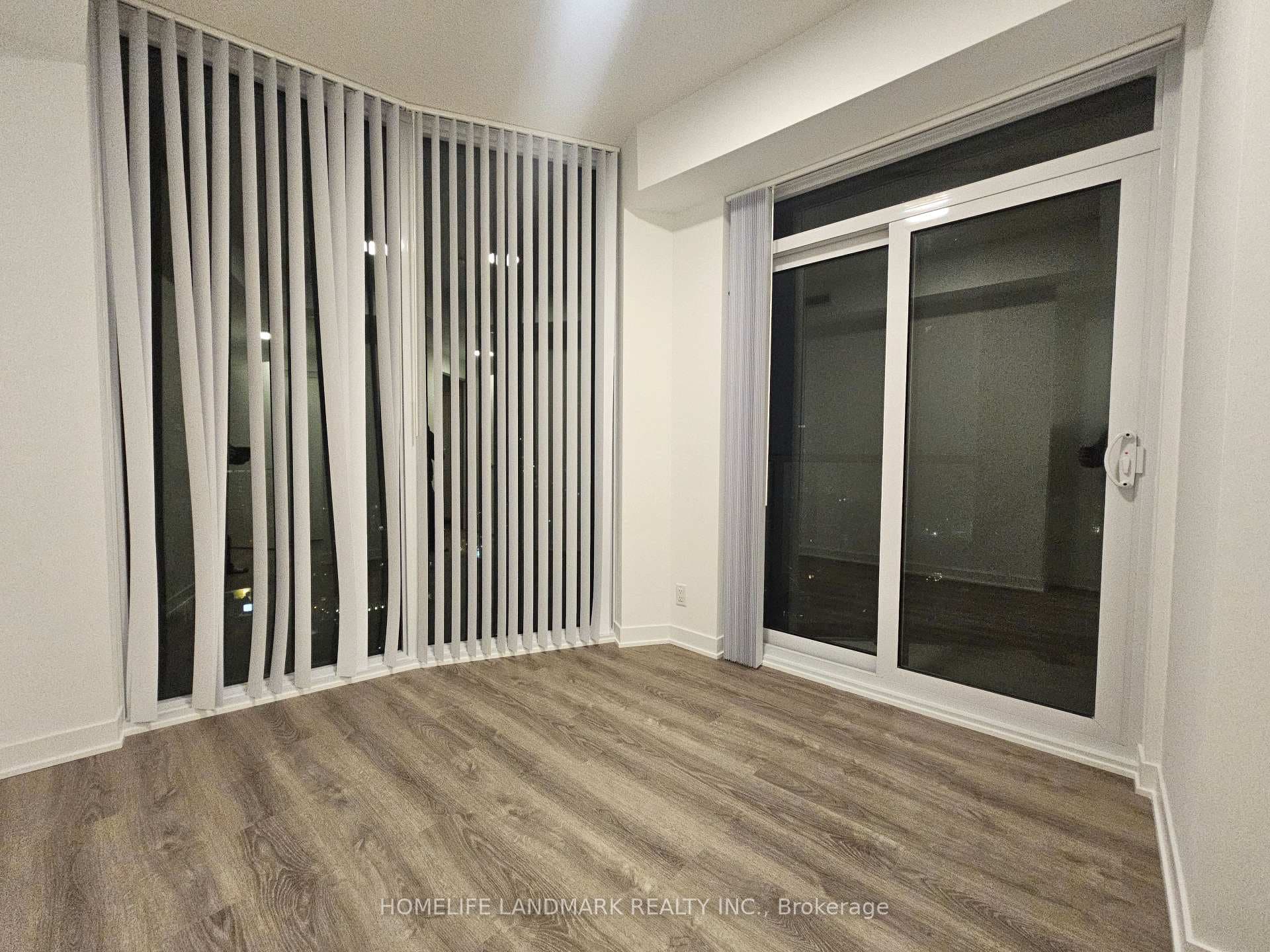 180 Front Street Unit 2912 photo 7