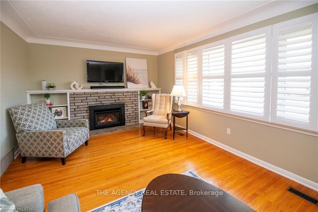 634 ROSS Street photo 8