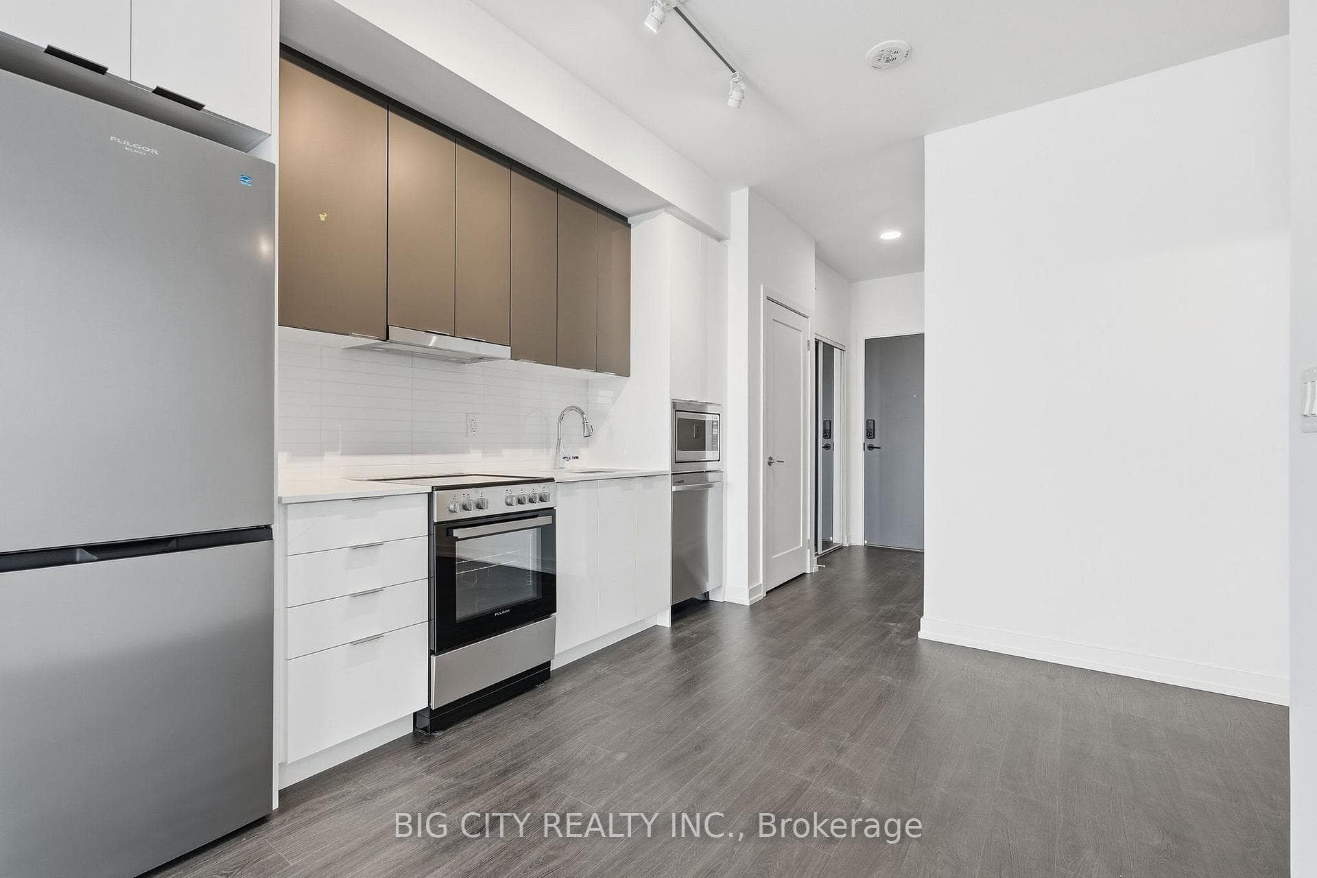 9751 Markham Road Unit 801B photo 3