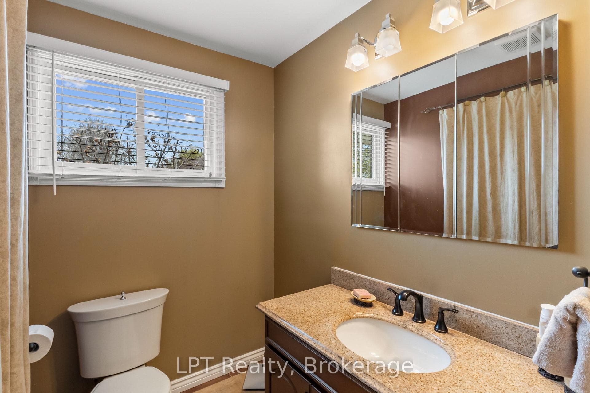 519 Rosmere Street photo 18