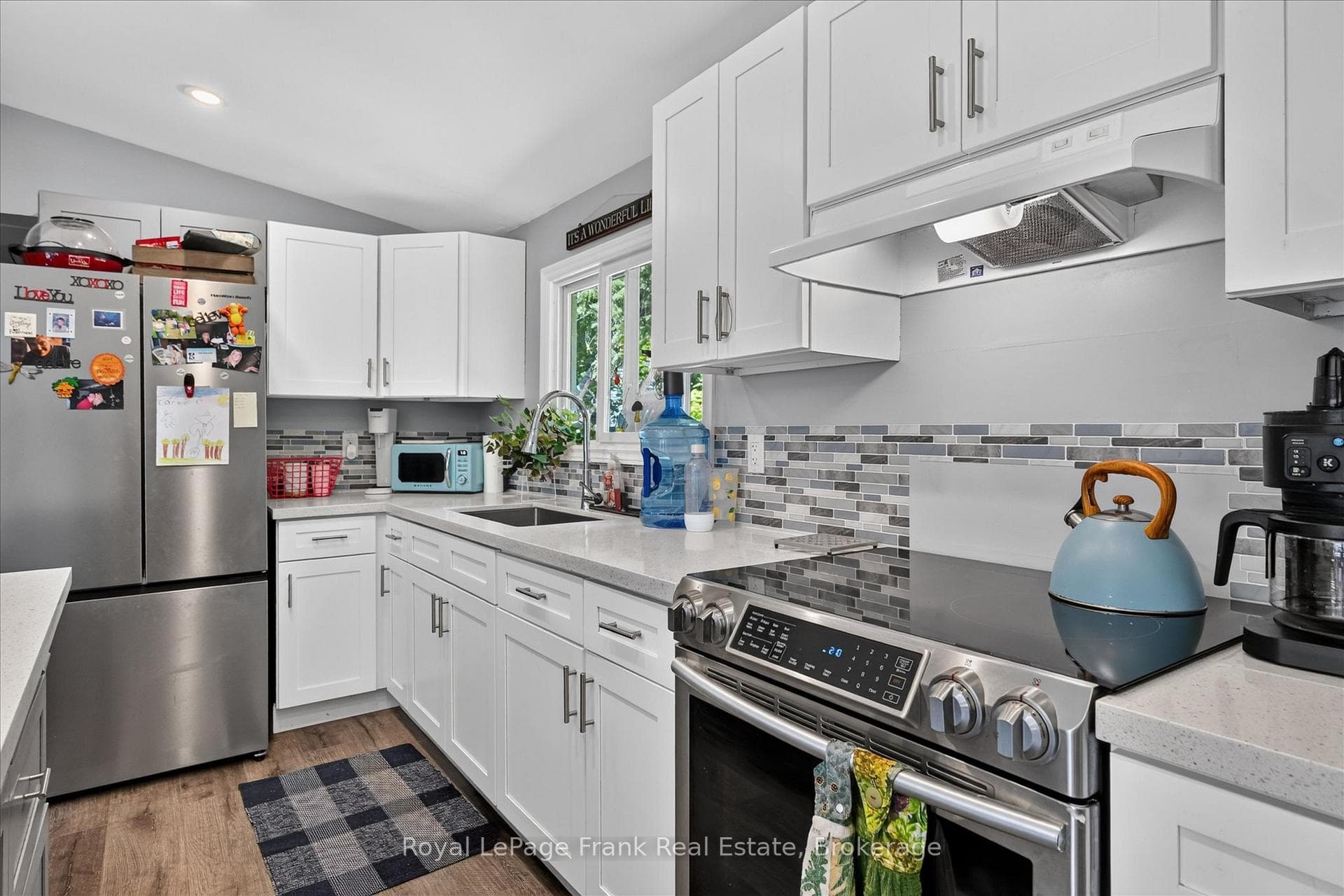 280 Edwina Drive photo 9