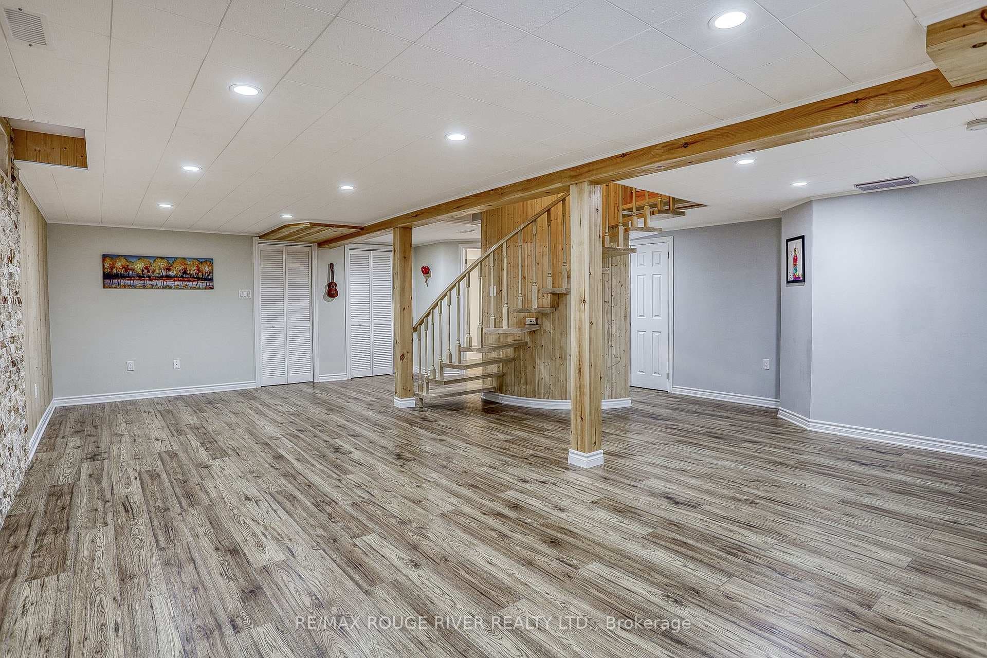 537 Whistler Drive photo 31