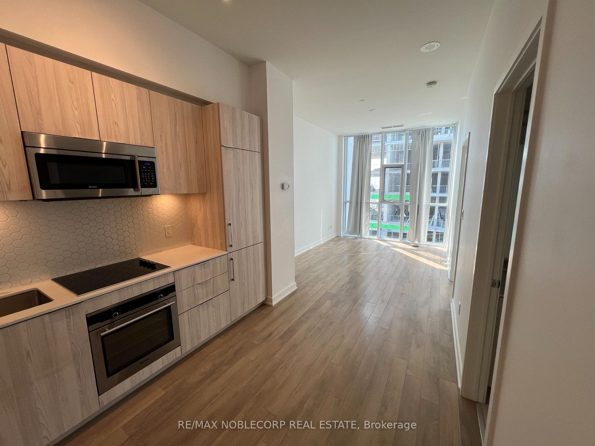 50 Ordnance Street Unit 3504 photo 7